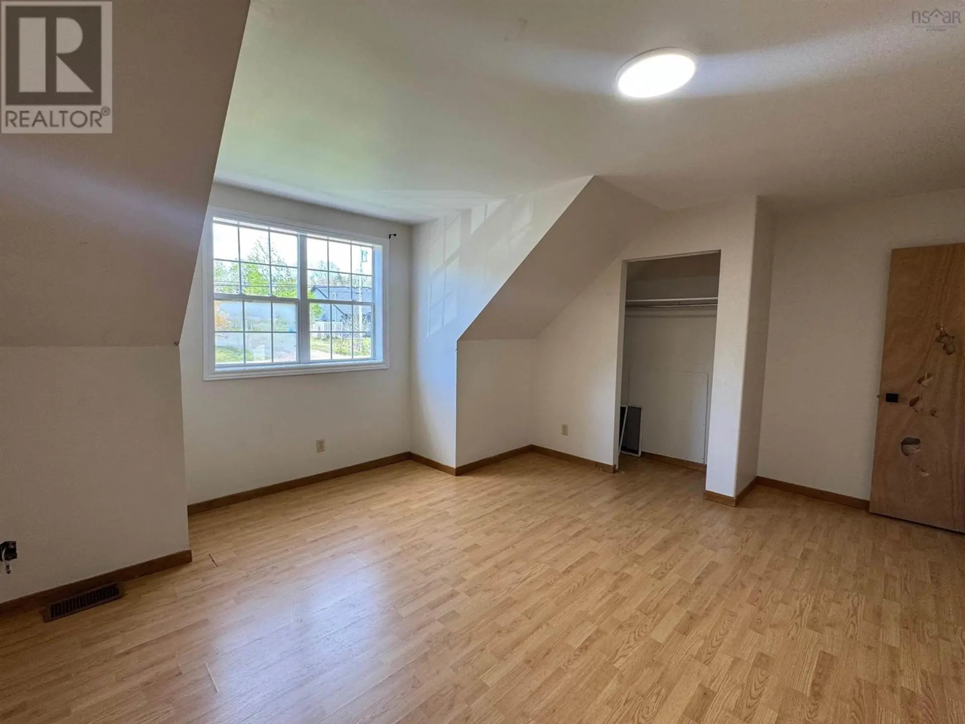 523/525 TRURO HEIGHTS Road - Image 11