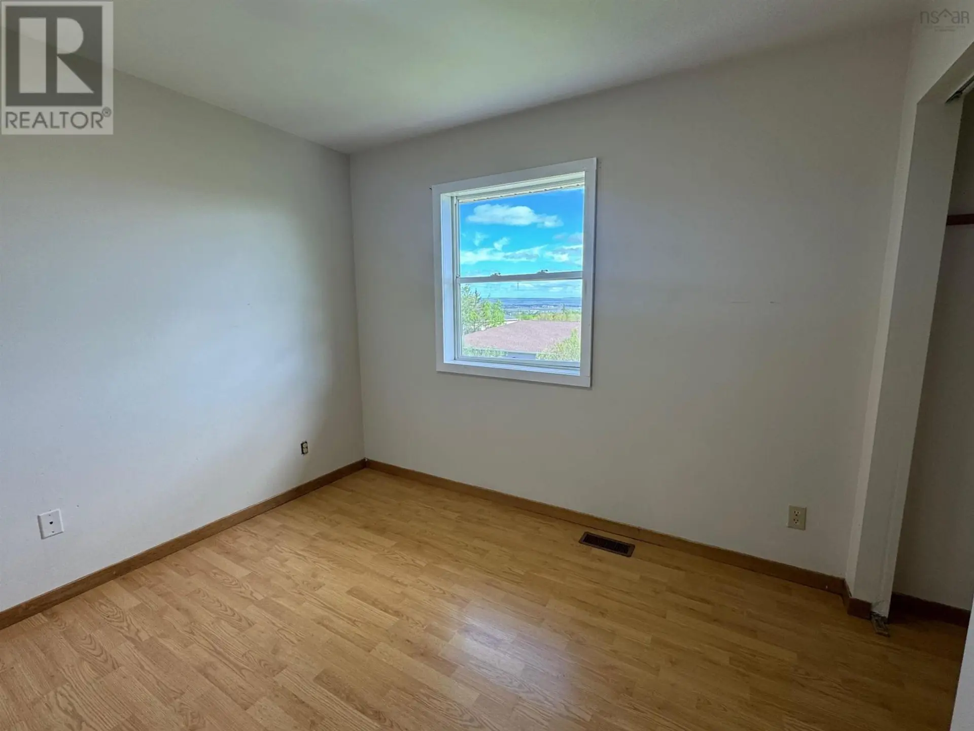 523/525 TRURO HEIGHTS Road - Image 13