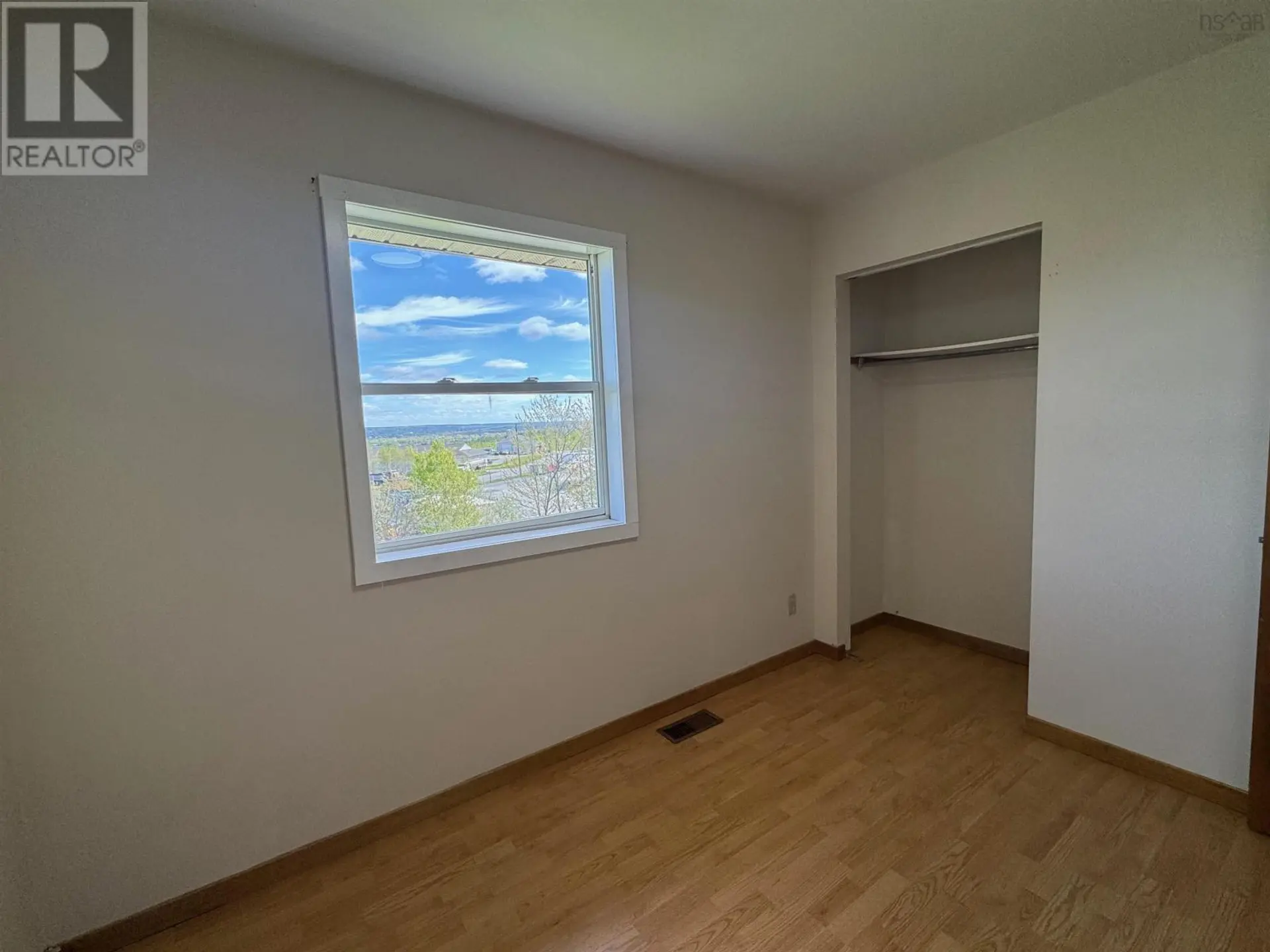 523/525 TRURO HEIGHTS Road - Image 14
