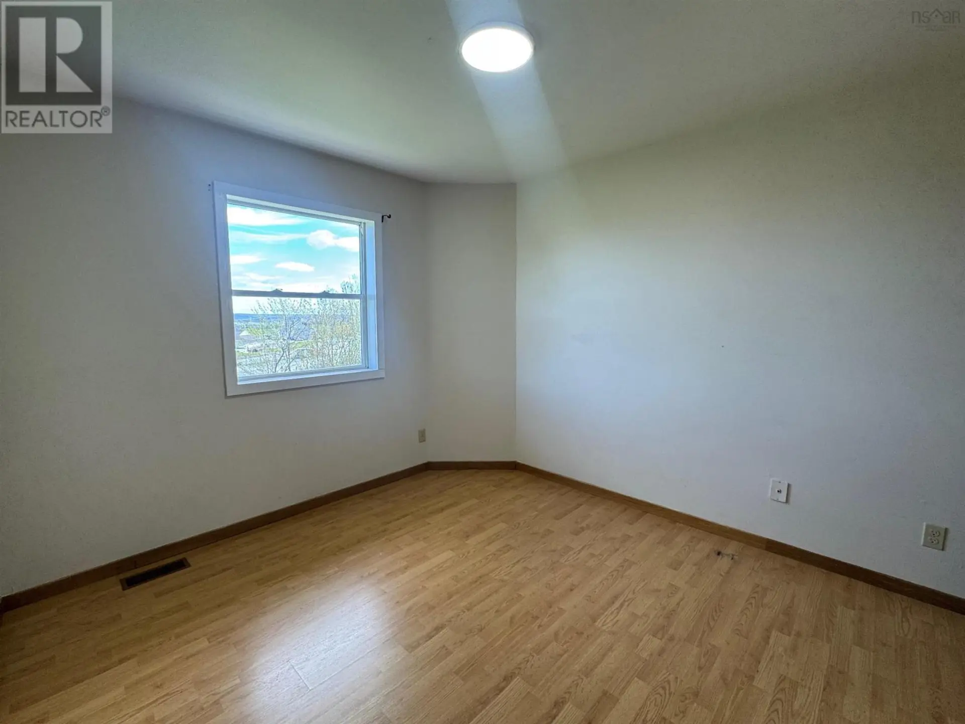 523/525 TRURO HEIGHTS Road - Image 15