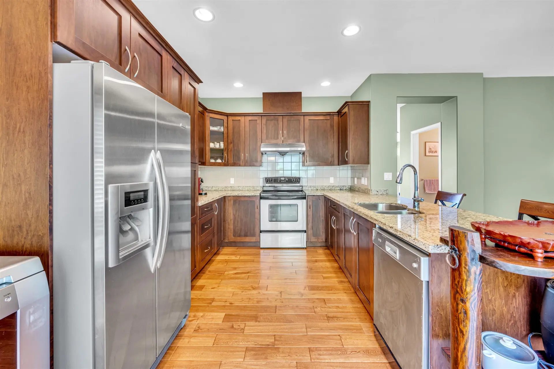 #142 2979 Panorama Drive - Image 6