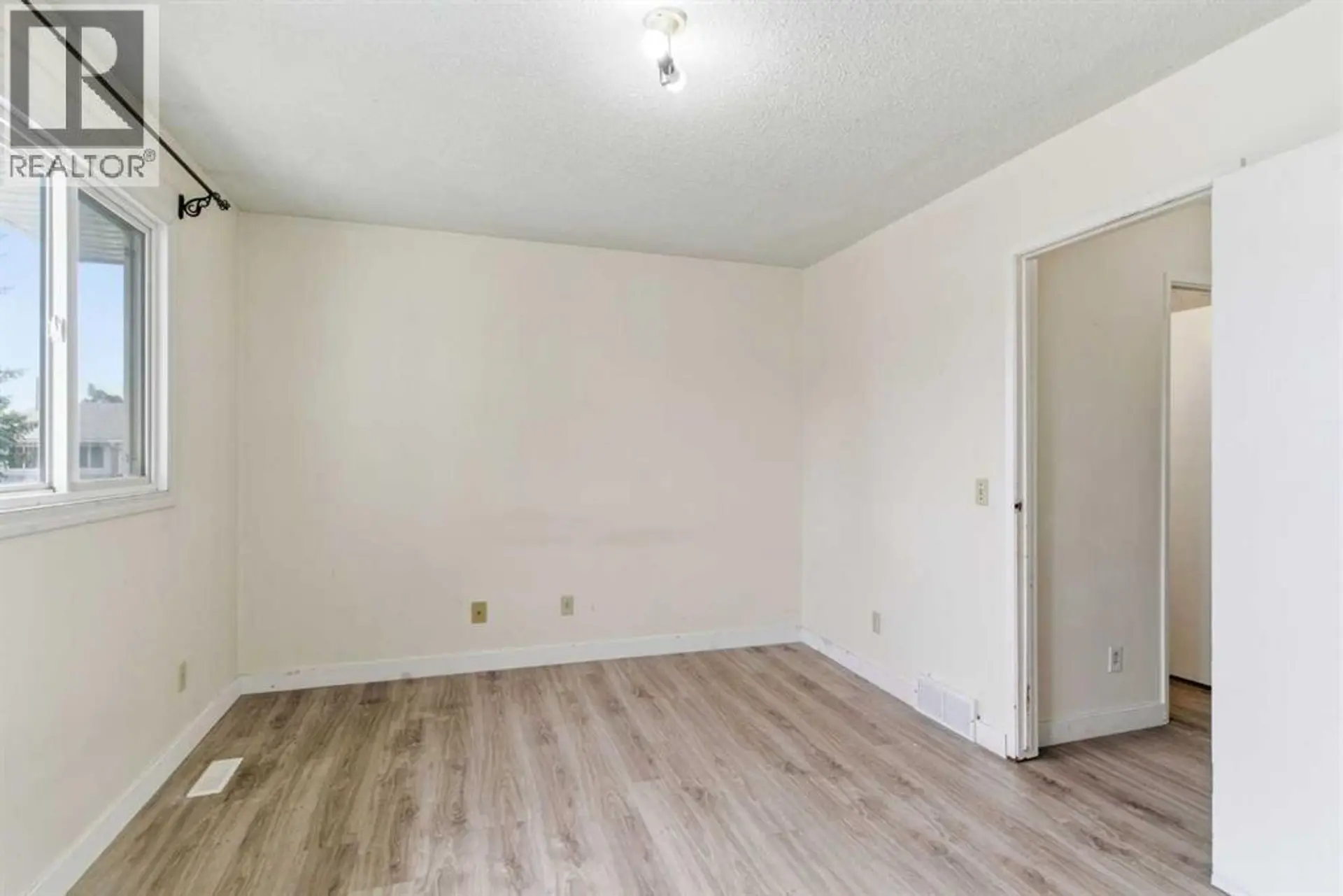 804 Madeira Drive NE - Image 11