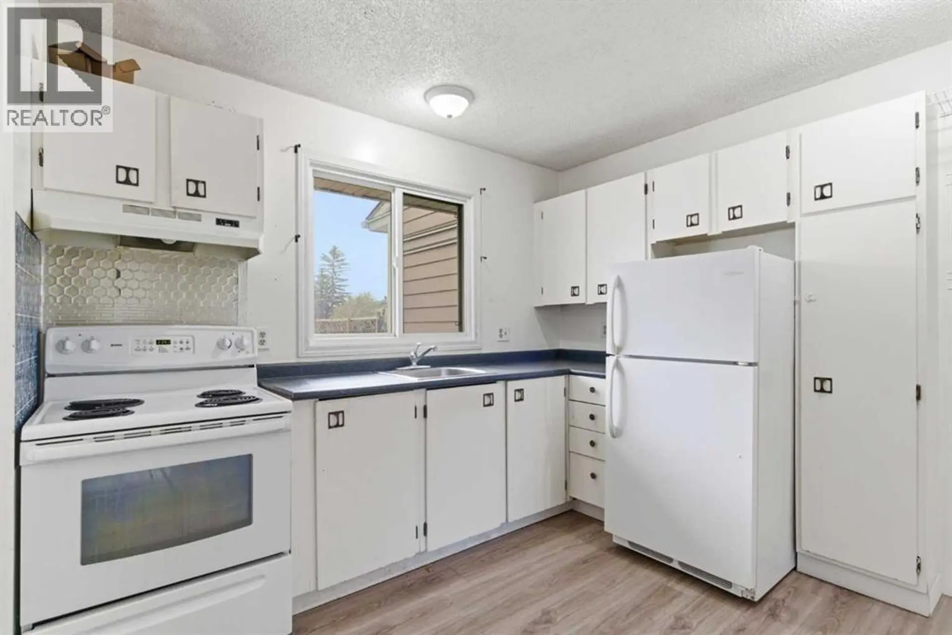 804 Madeira Drive NE - Image 5
