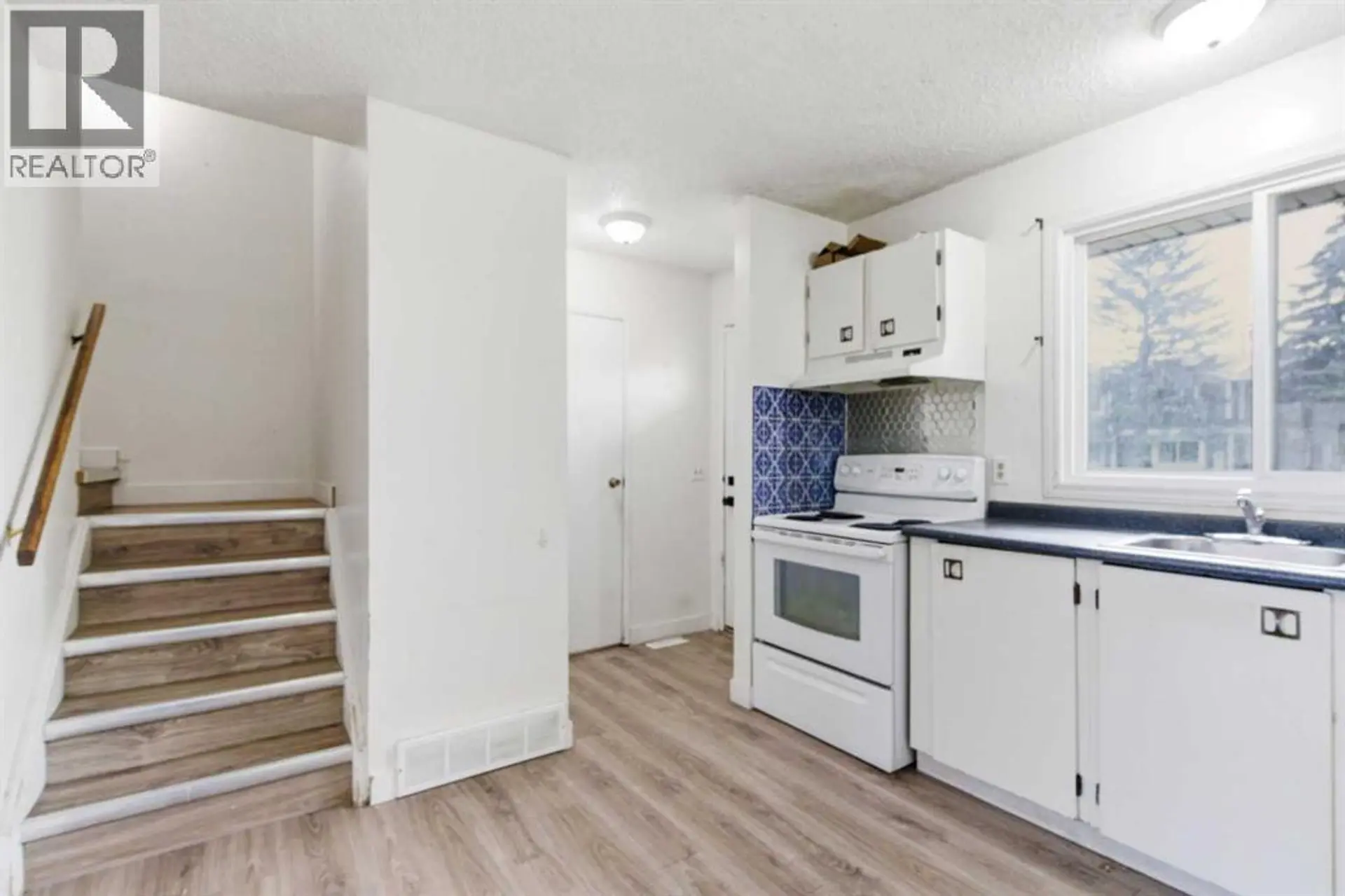 804 Madeira Drive NE - Image 6