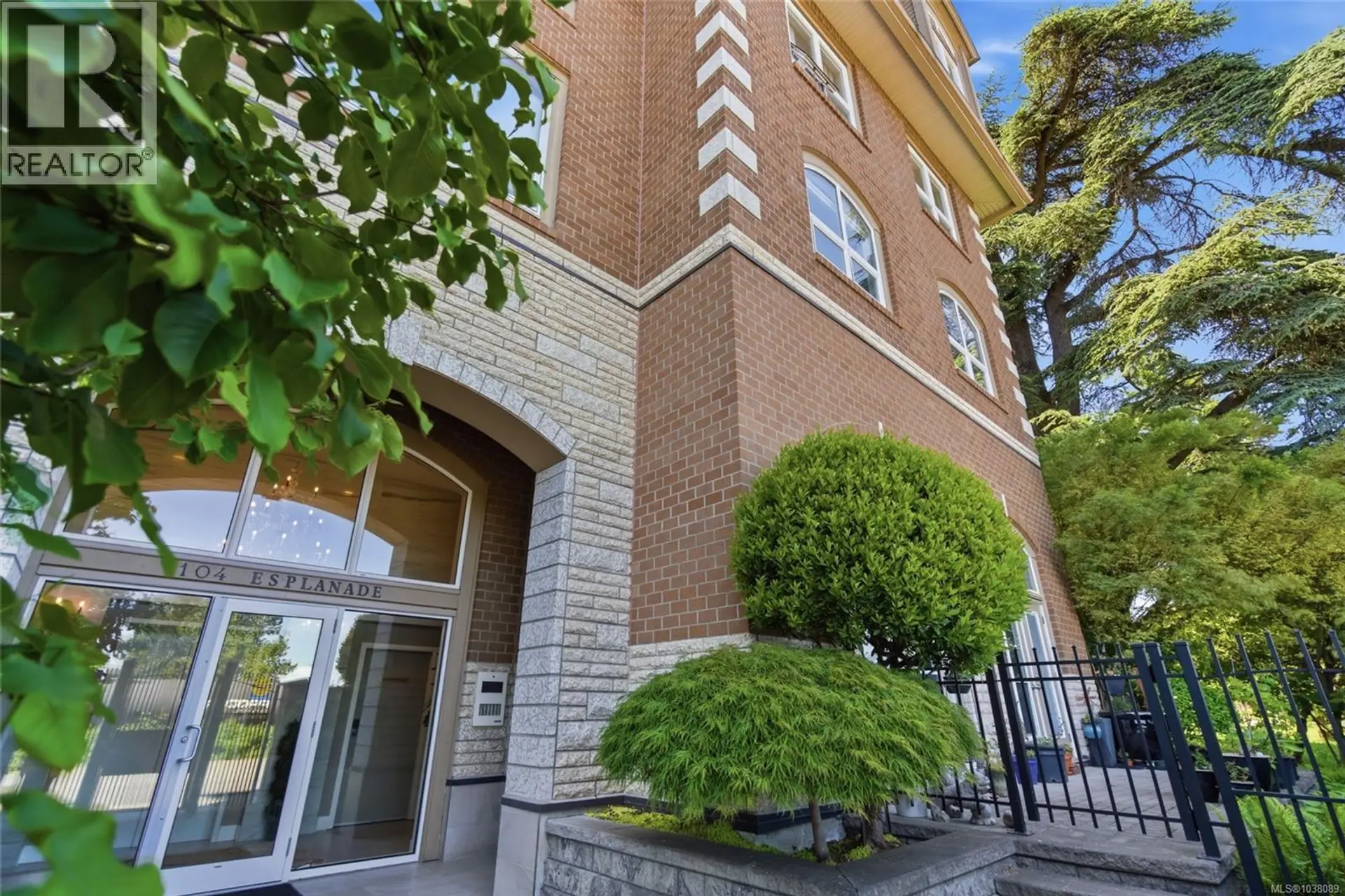 Property at #304 104 Esplanade St, Nanaimo, BC
