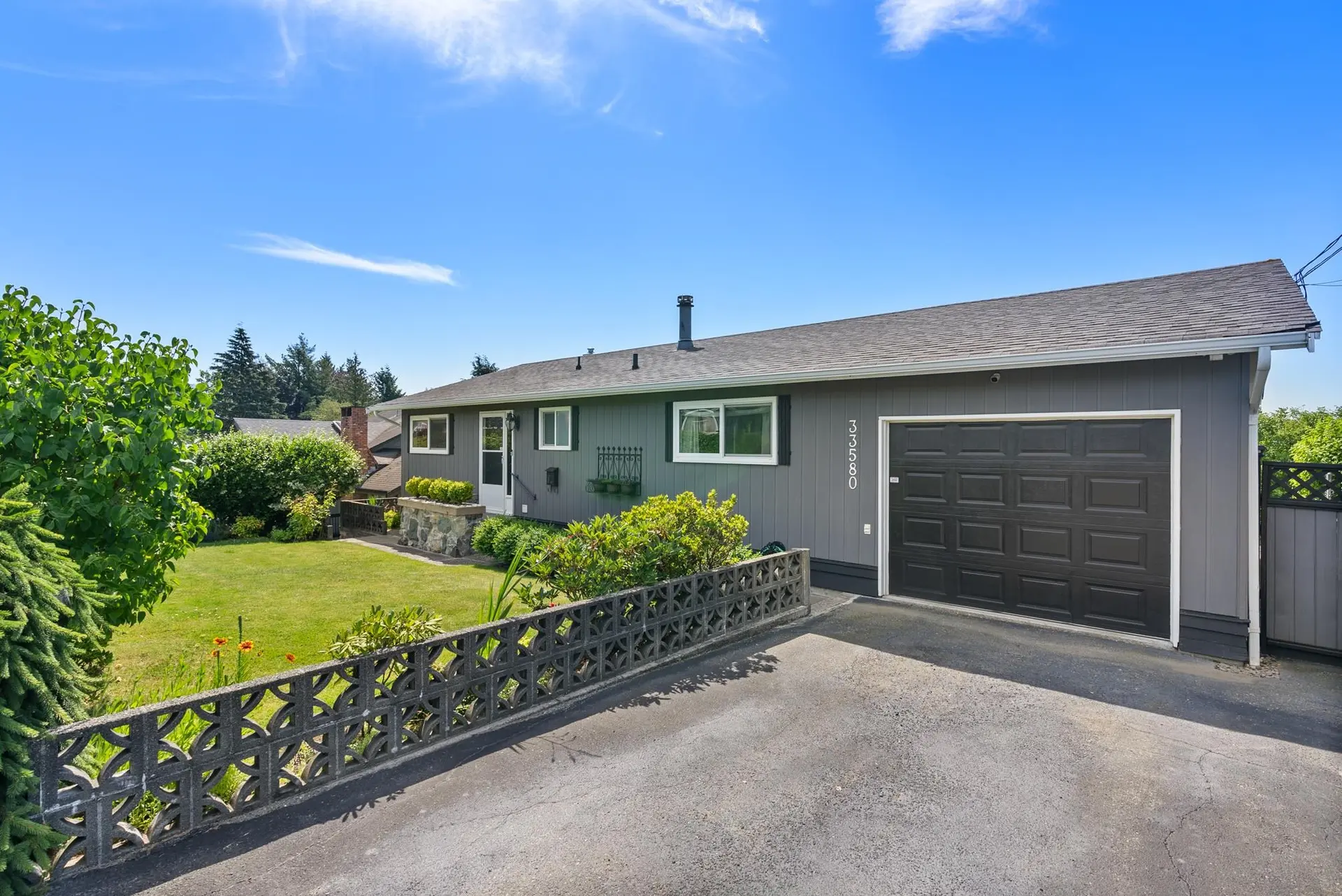 Property at 33580 5th Avenue, Mission, BC