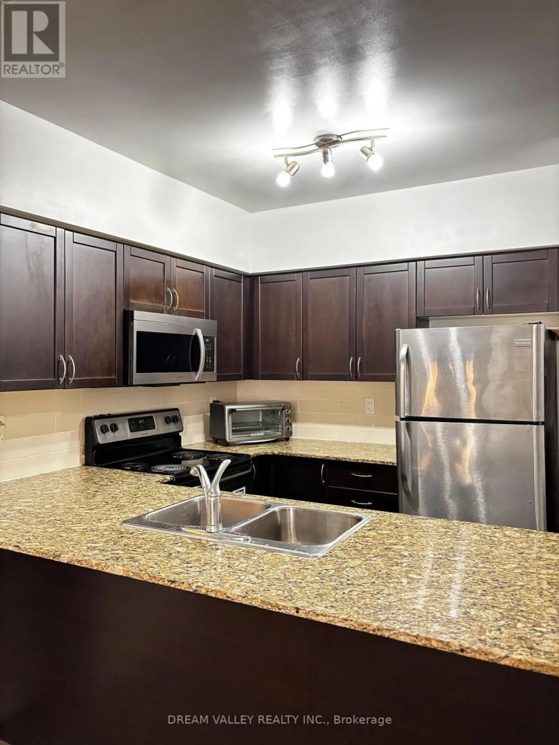 #1114 812 LANSDOWNE AVENUE - Image 3