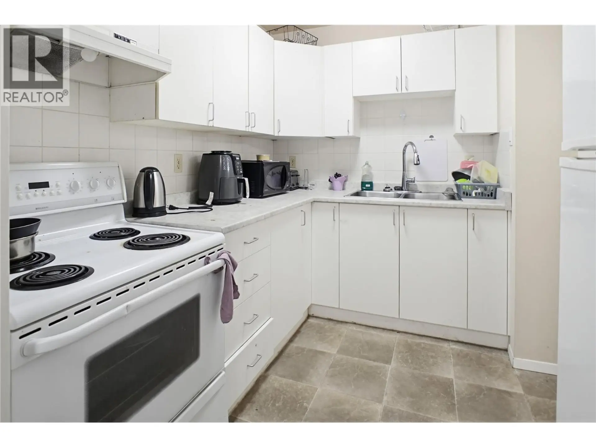 #70 1435 Summit Drive - Image 2