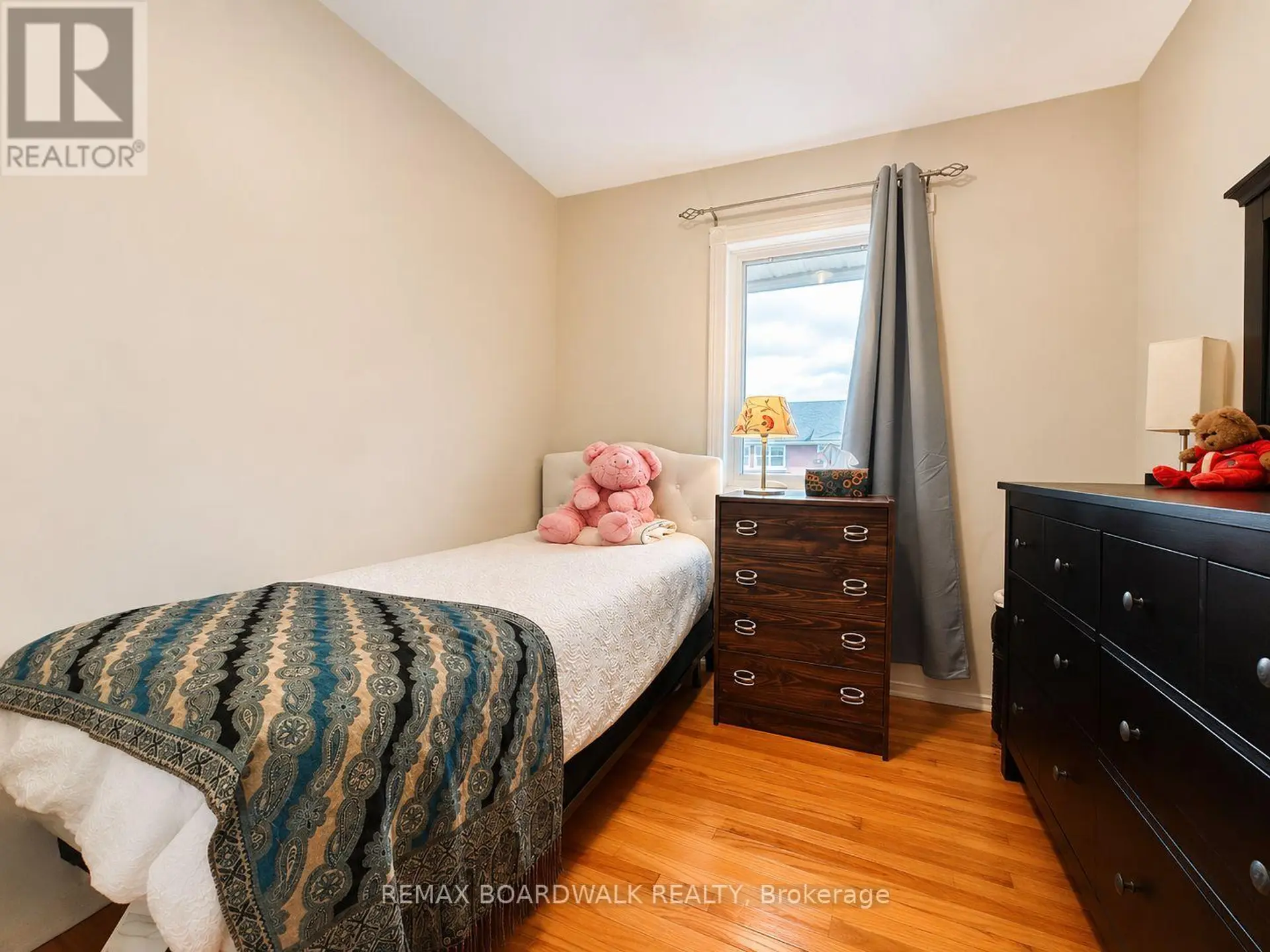 625 CLARKE AVENUE - Image 9