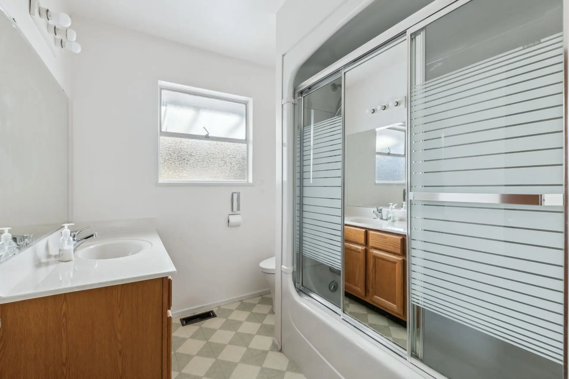 3780 Barmond Avenue - Image 15