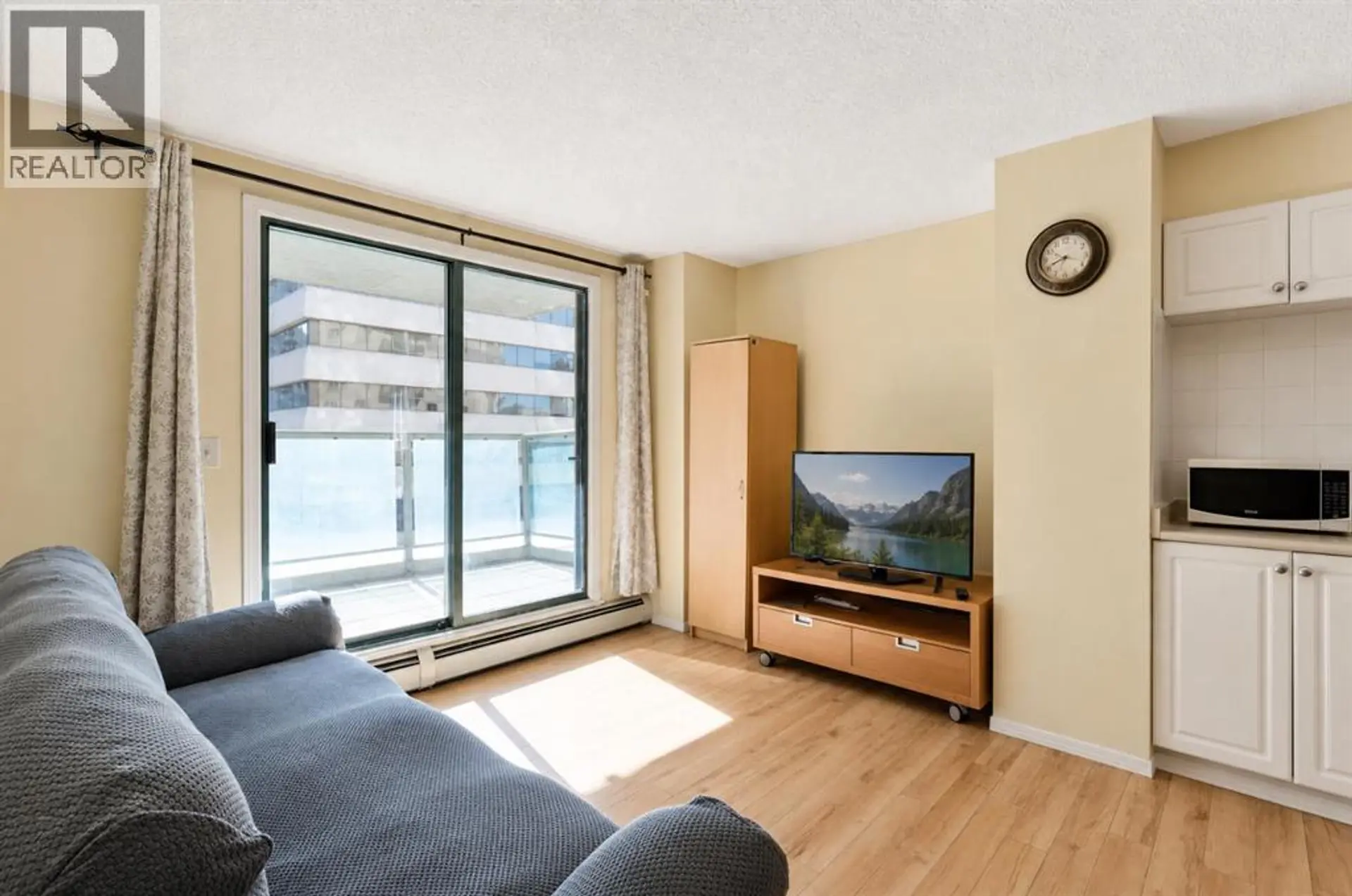#318 1111 6 Avenue SW - Image 4