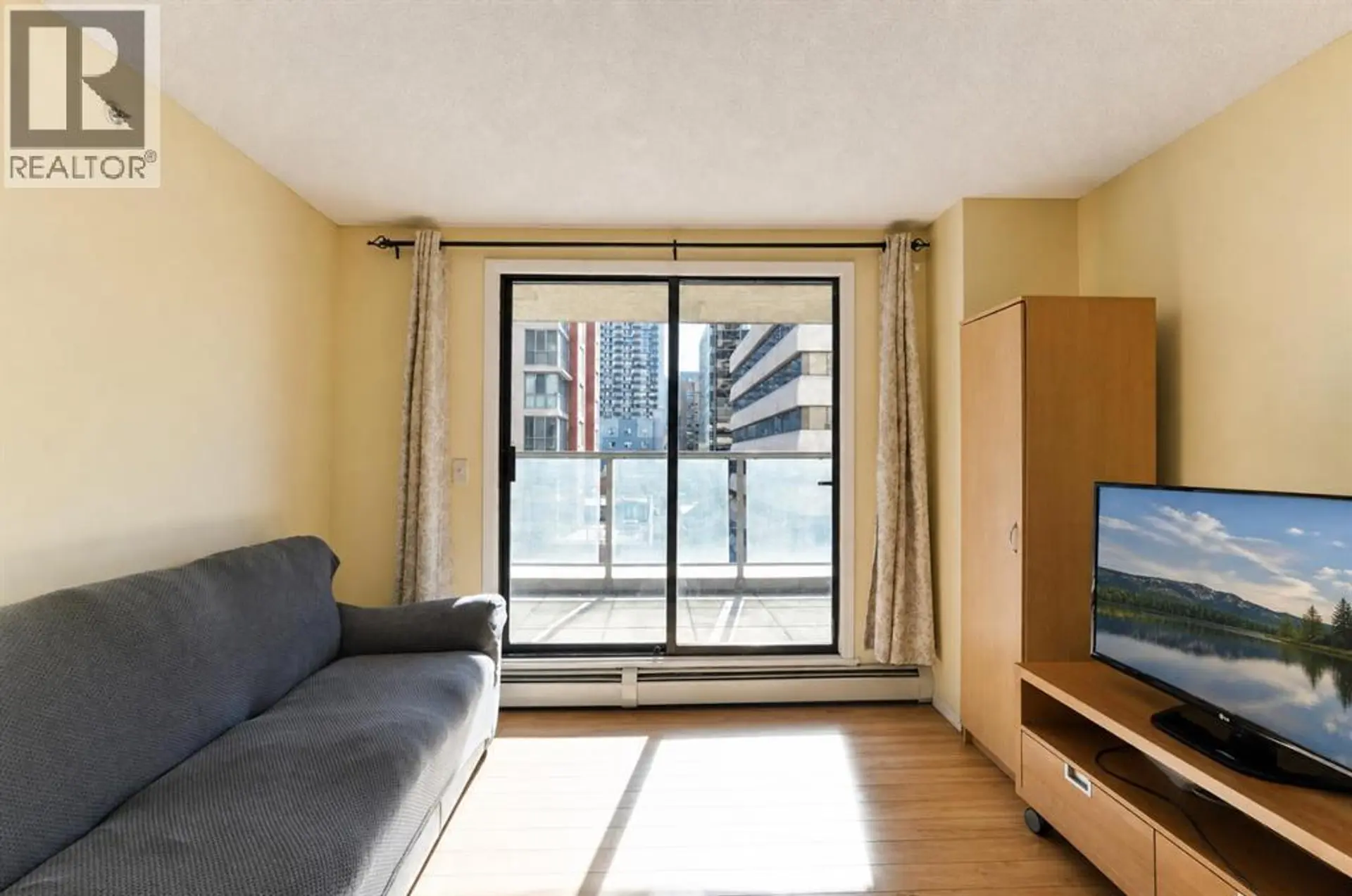 #318 1111 6 Avenue SW - Image 3