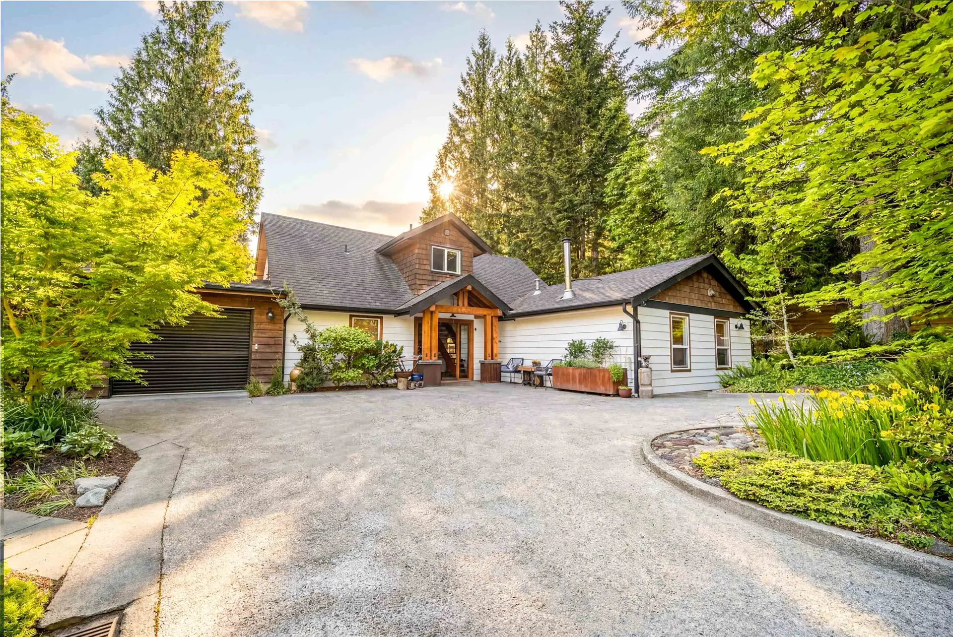 Property at 40495 N Highlands Way, Squamish, BC