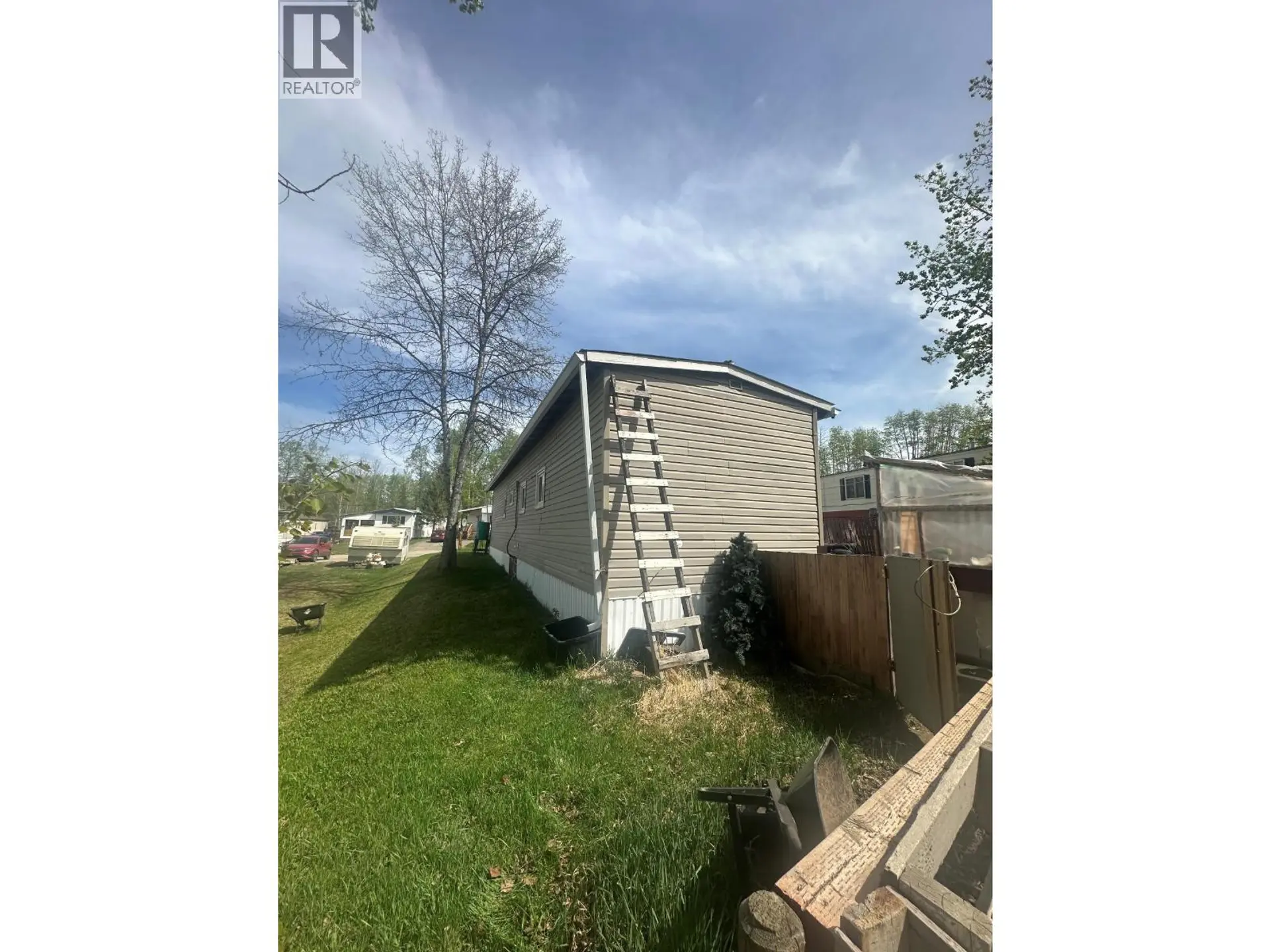 5229 44 Street SE - Image 12