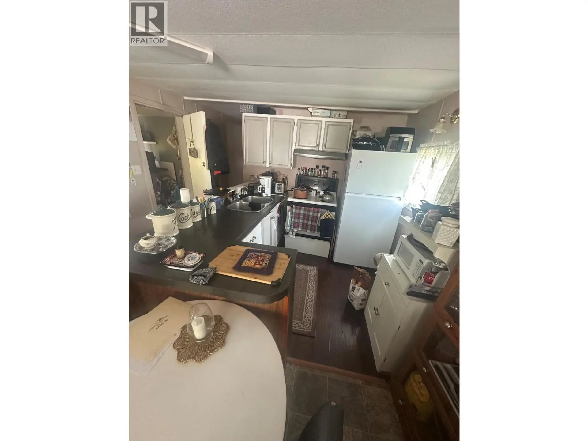5229 44 Street SE - Image 2