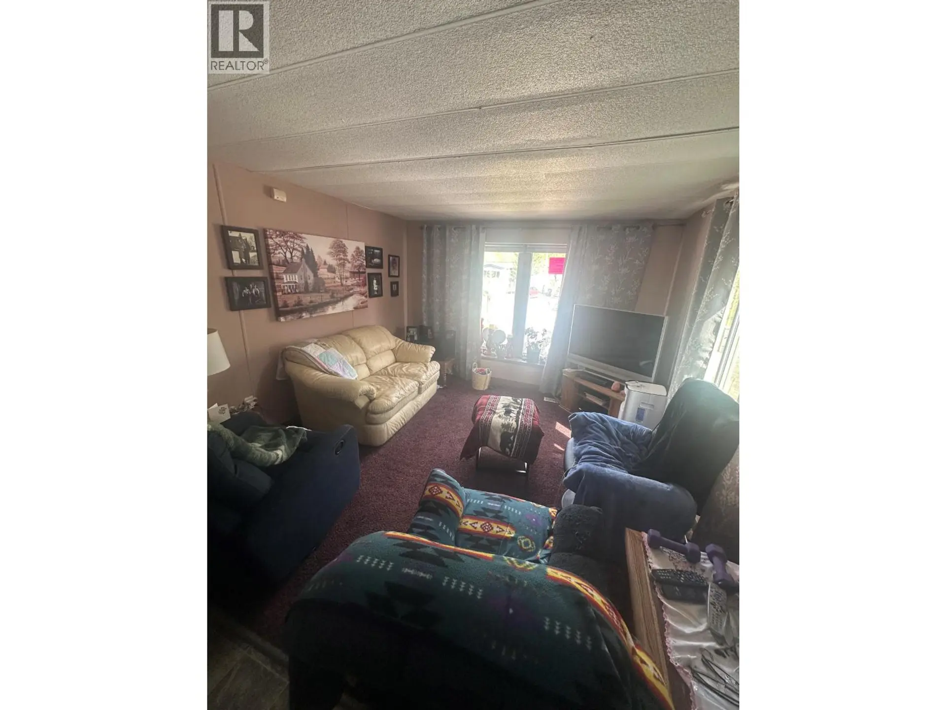 5229 44 Street SE - Image 4