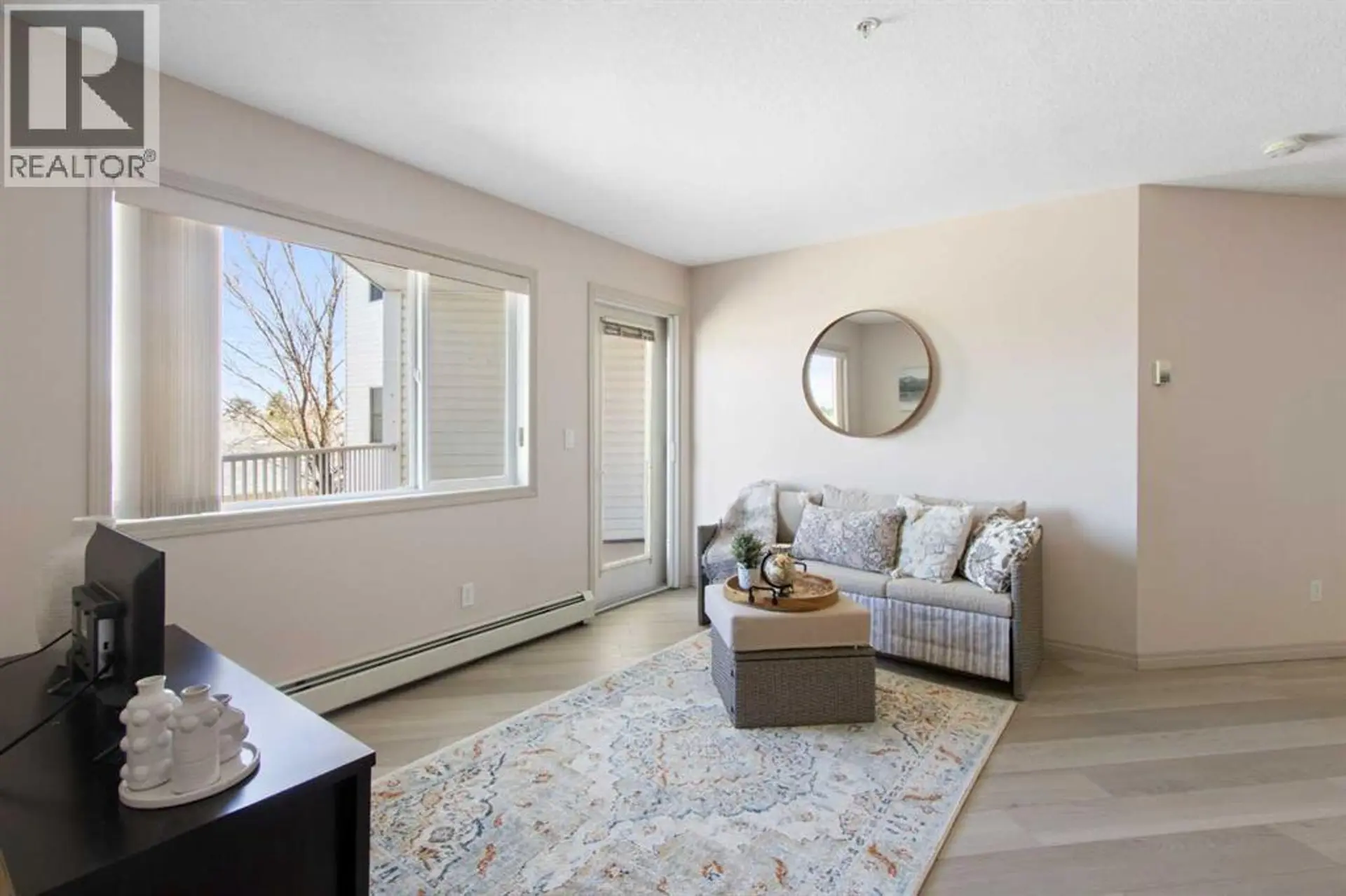 #210 3 Parklane Way - Image 6