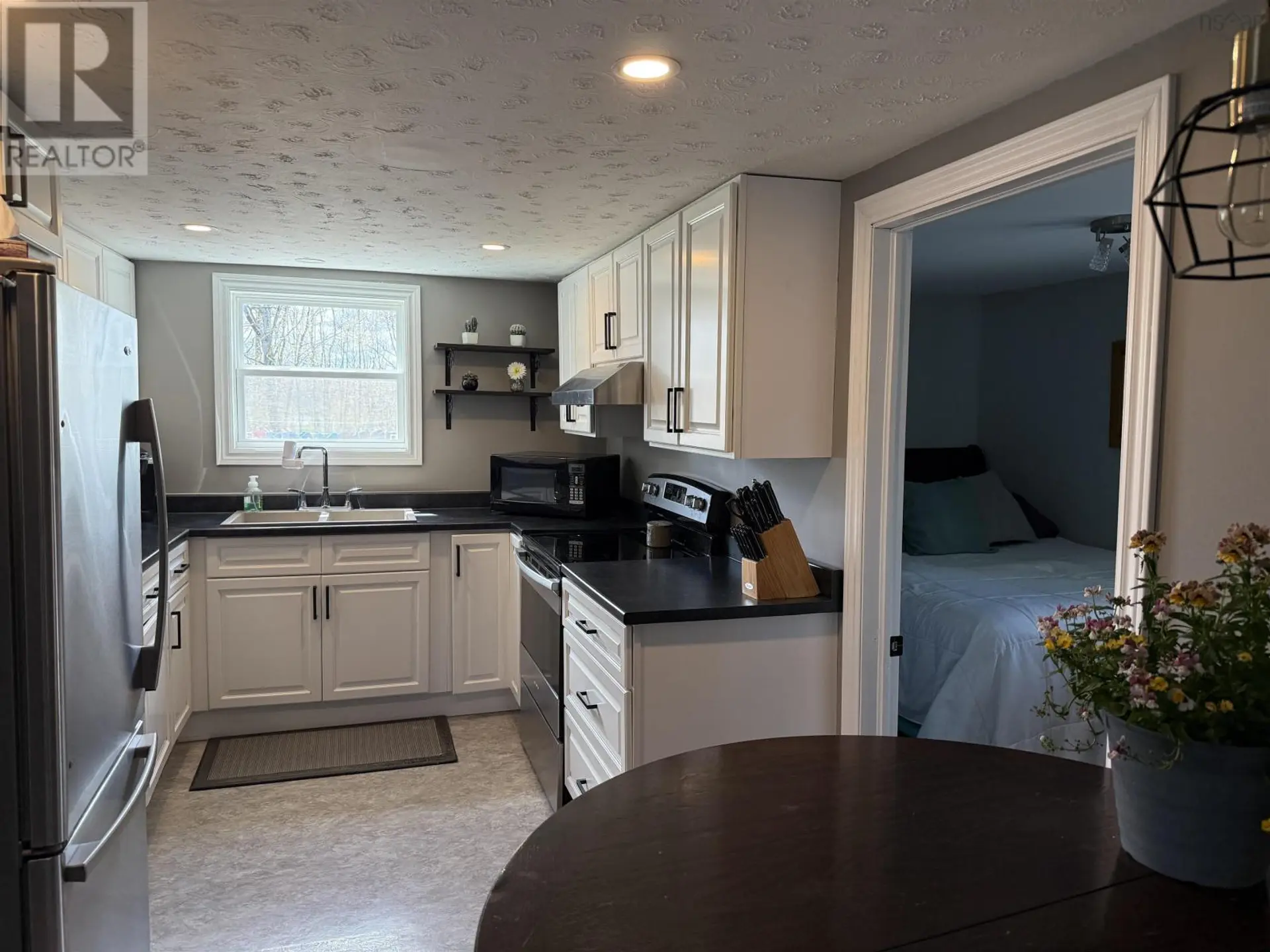 39 Coll Avenue - Image 2