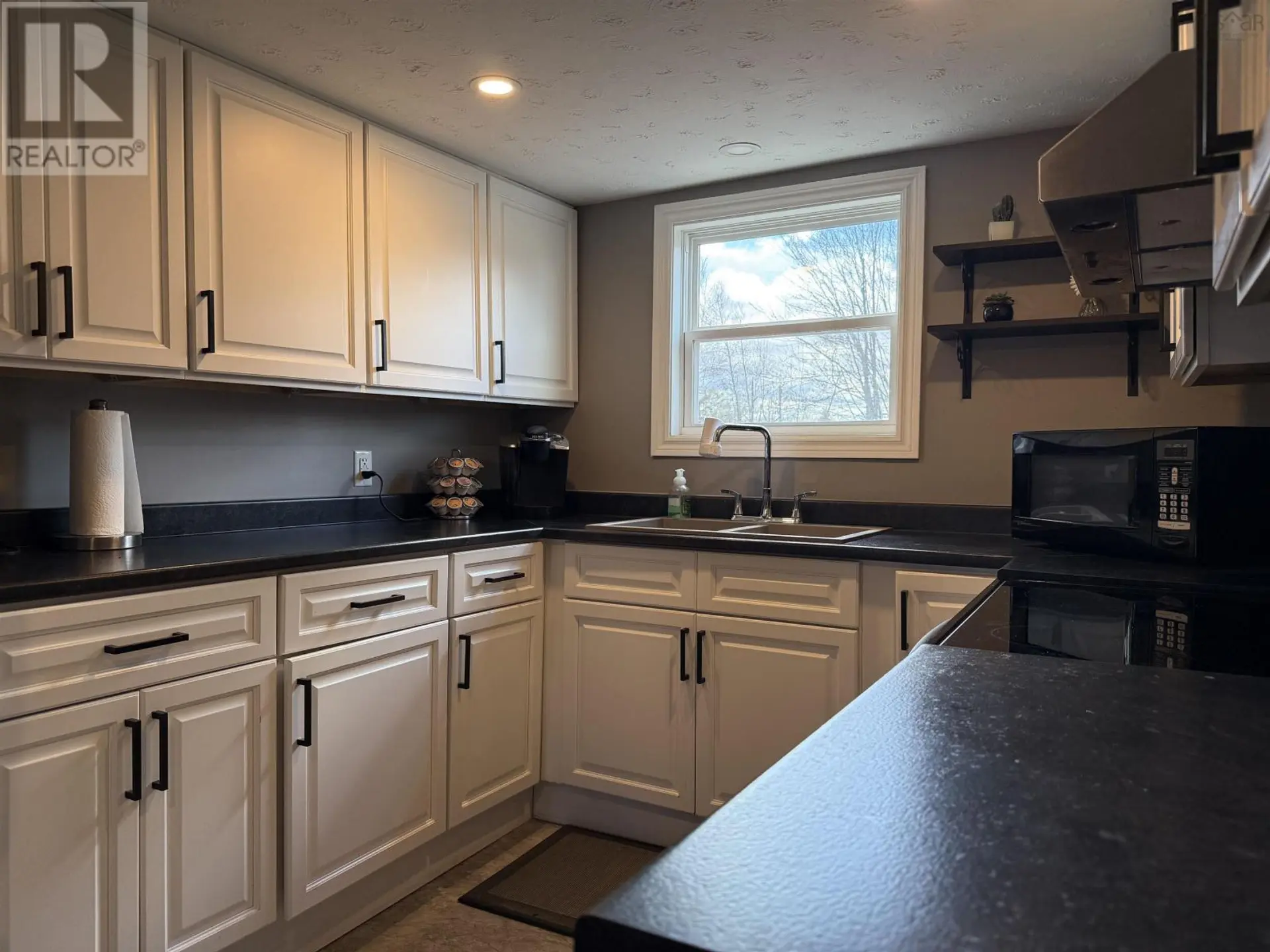 39 Coll Avenue - Image 4
