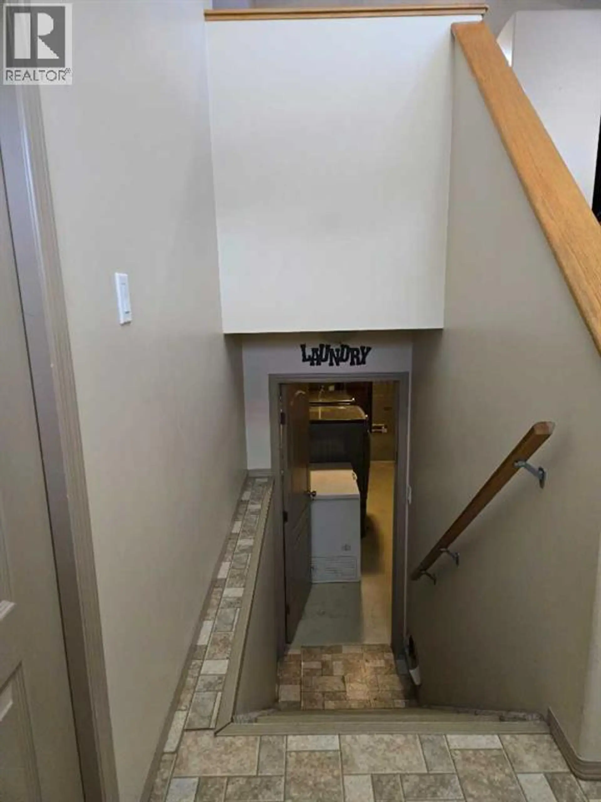 8821 65 Avenue - Image 4