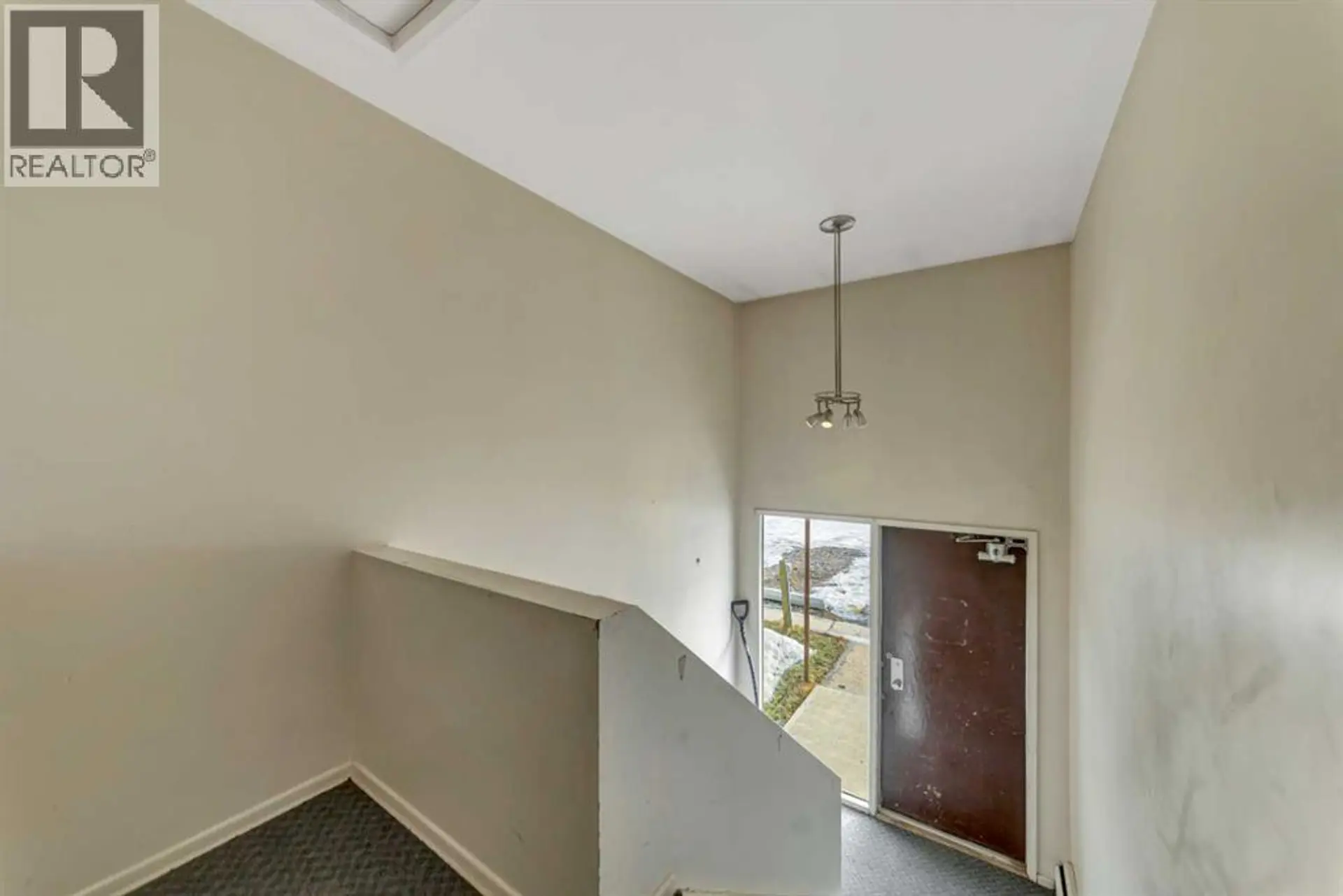 5619 46 Street - Image 4