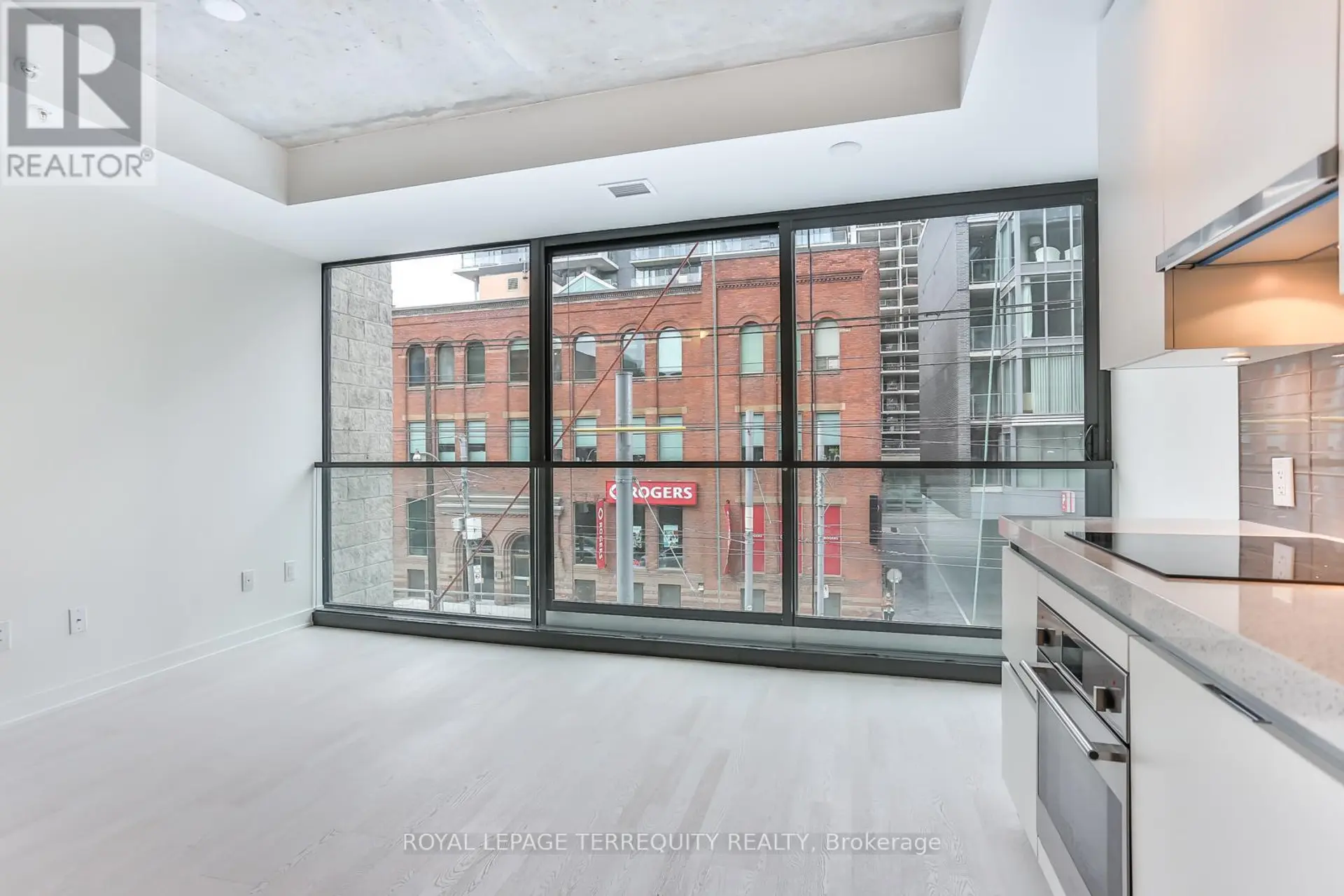 #215 629 KING STREET W - Image 8