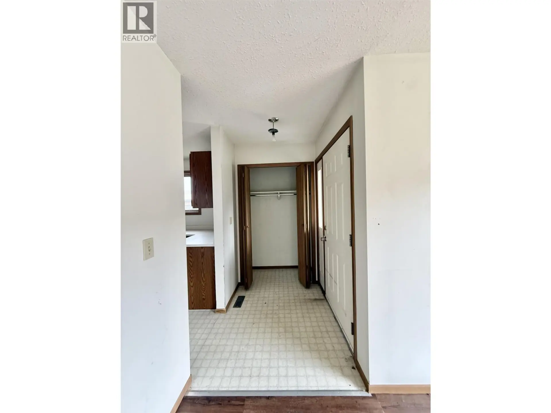 4086 FOURTH AVENUE - Image 9