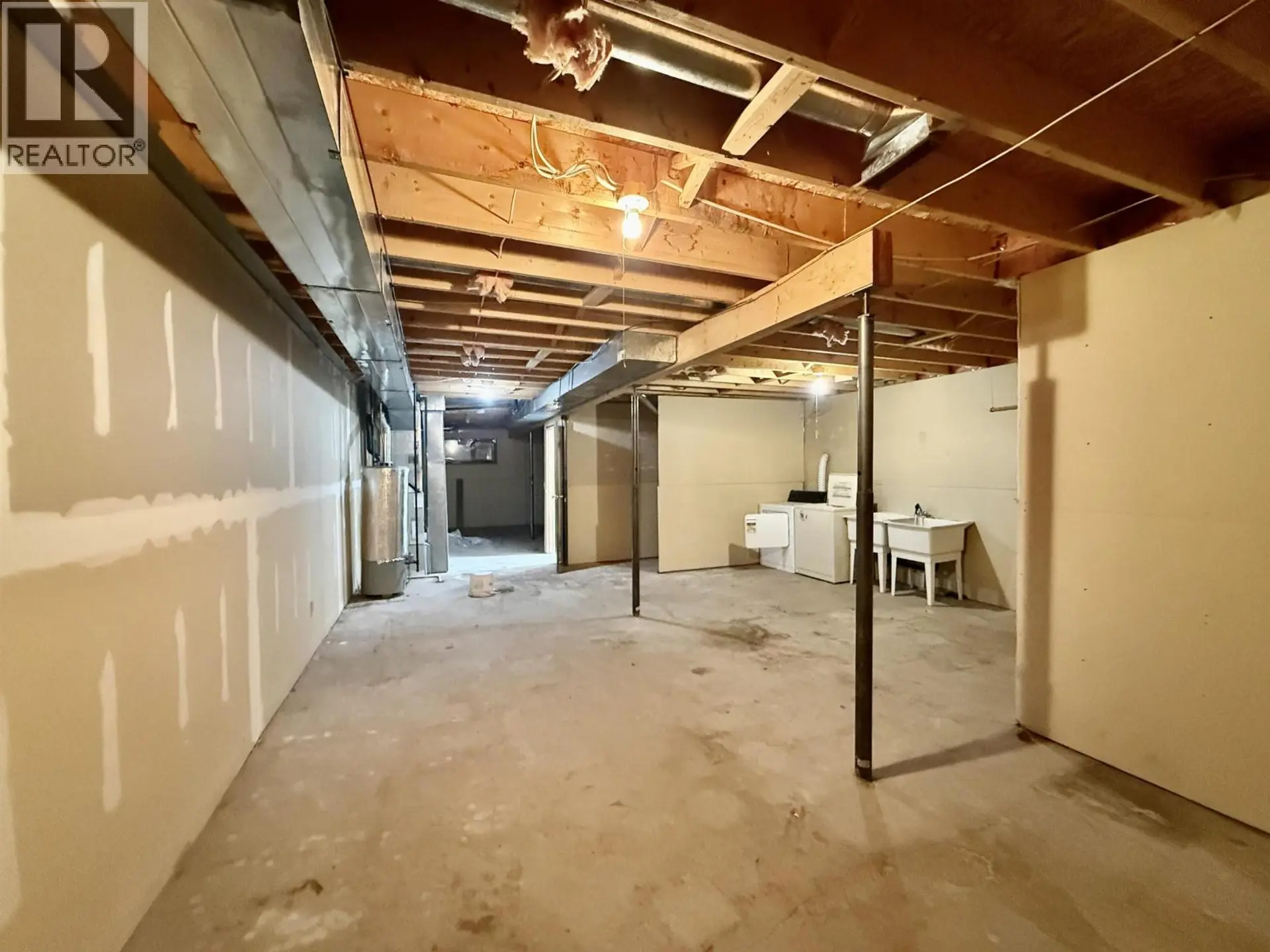 4086 FOURTH AVENUE - Image 13