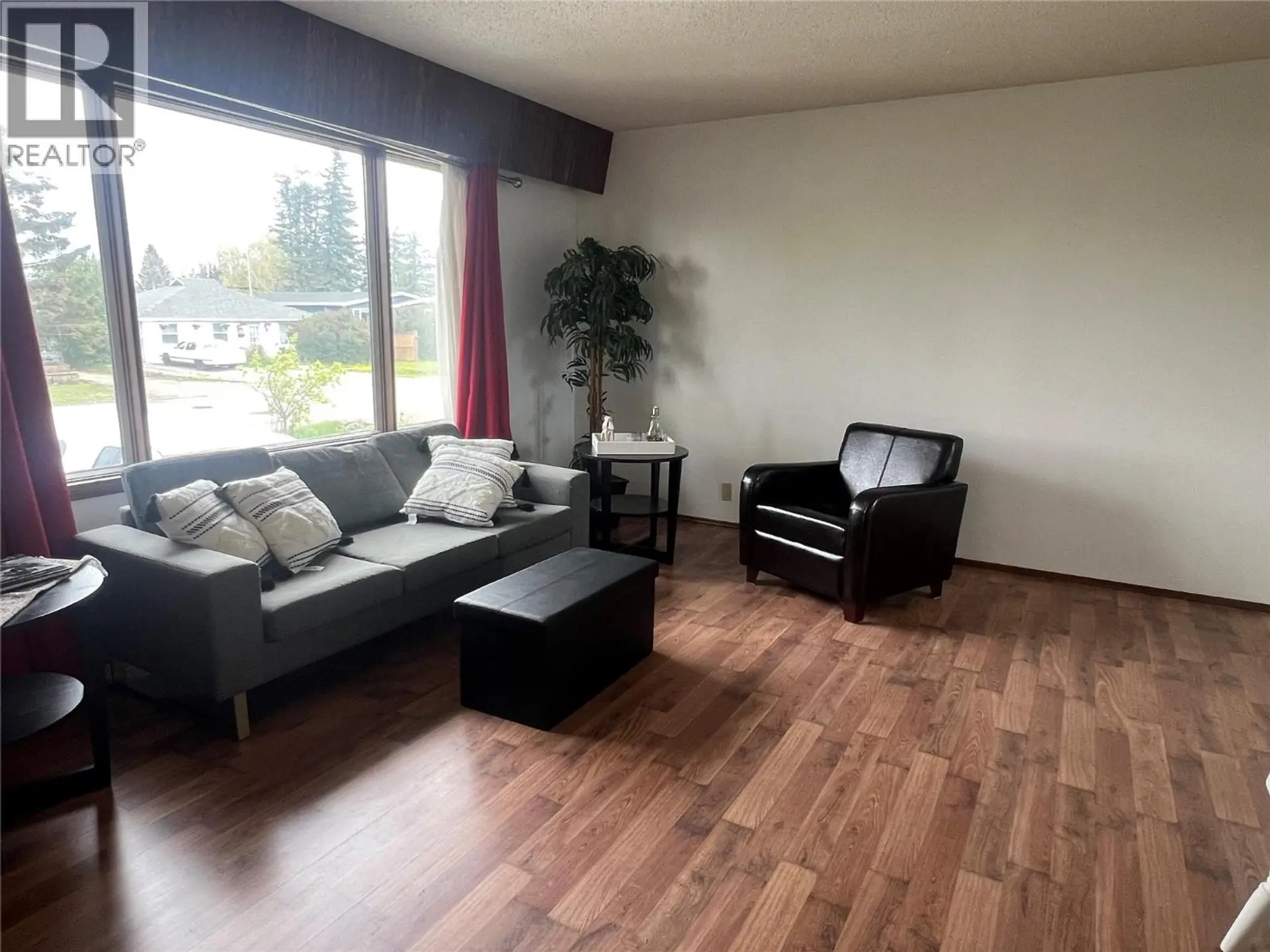 1029 118 Avenue - Image 3
