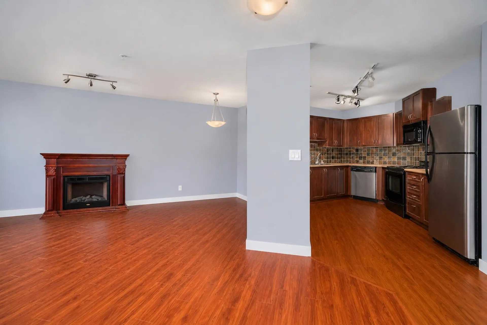 #202 2955 Diamond Crescent - Image 6