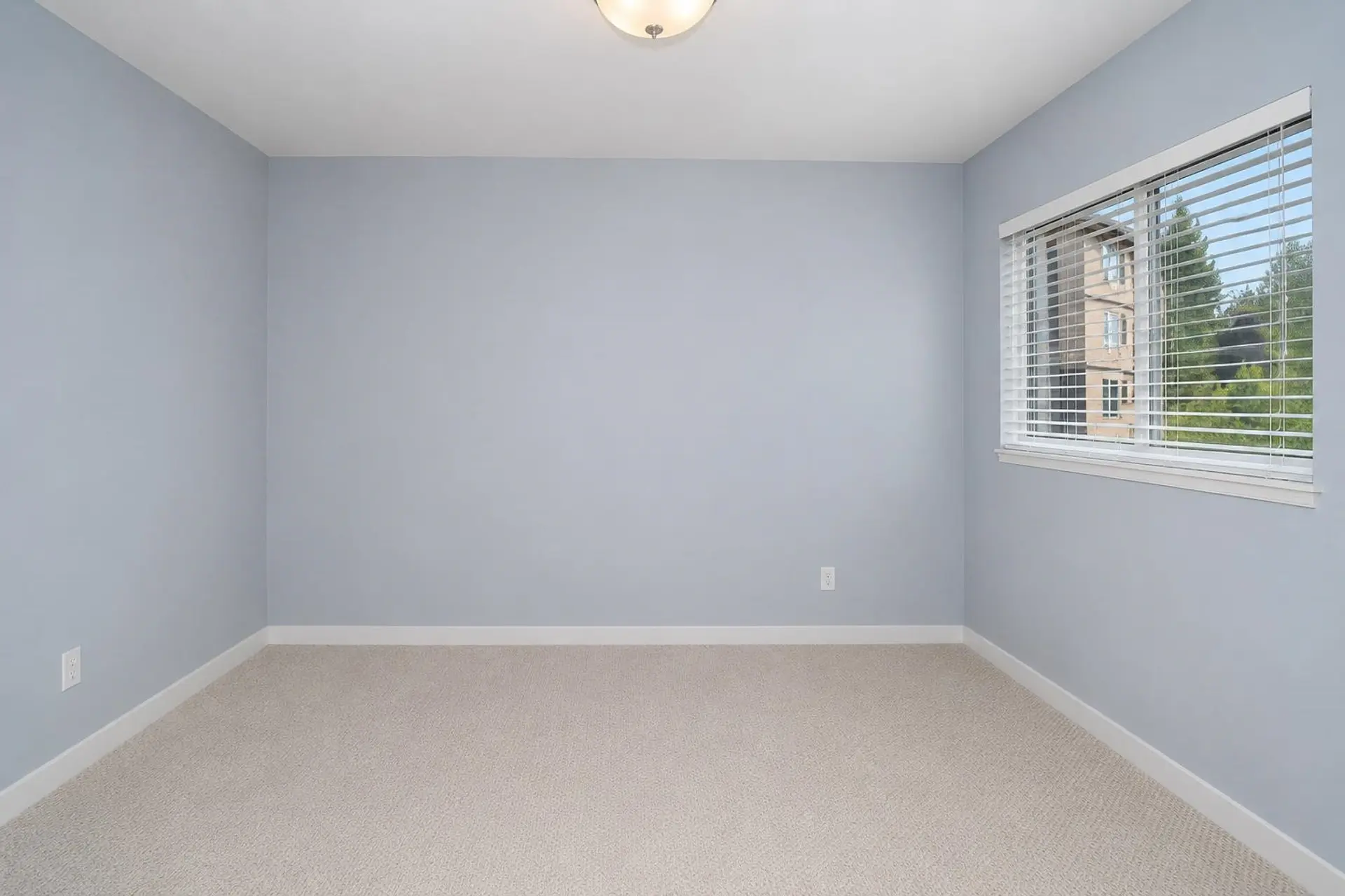 #202 2955 Diamond Crescent - Image 13
