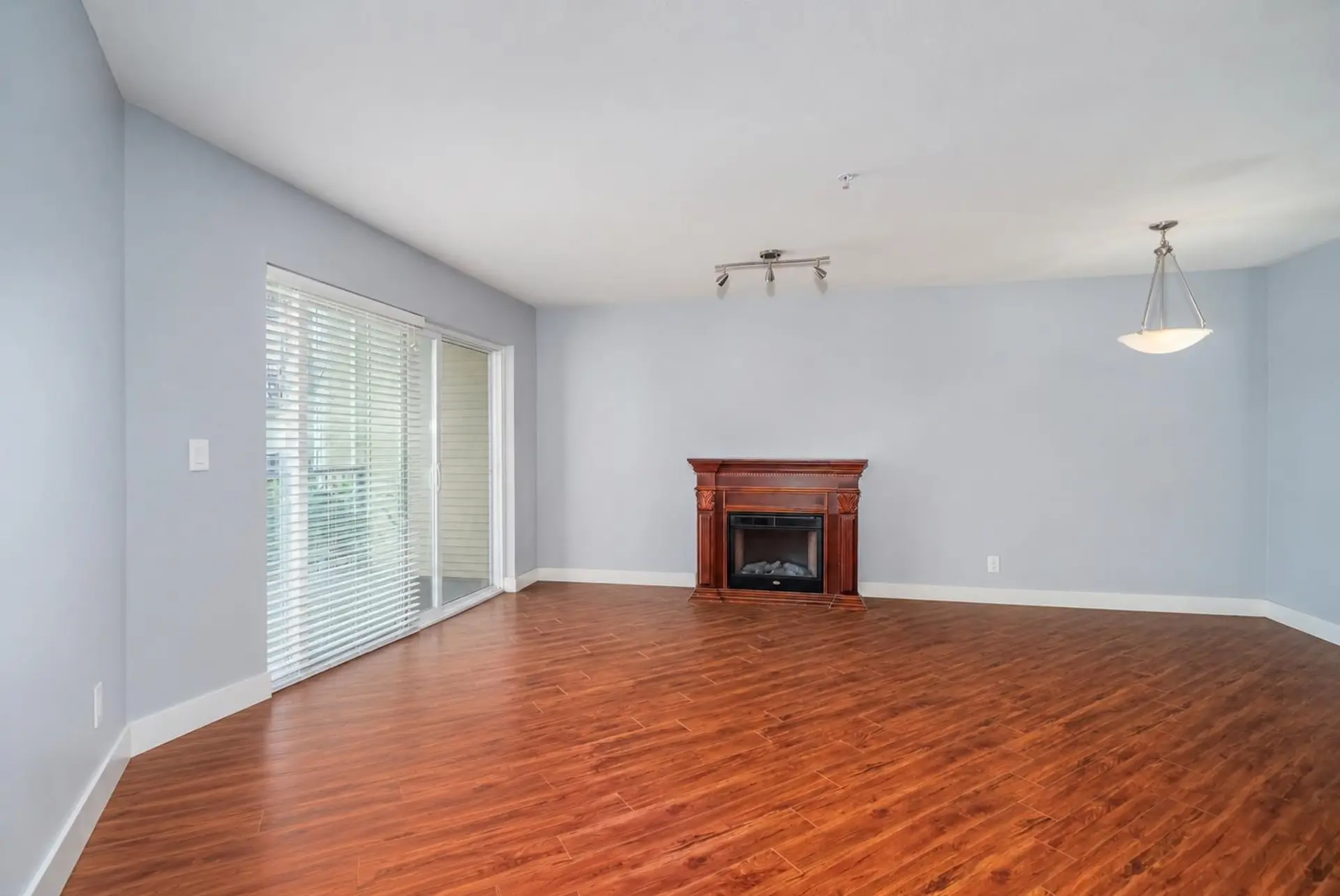 #202 2955 Diamond Crescent - Image 4