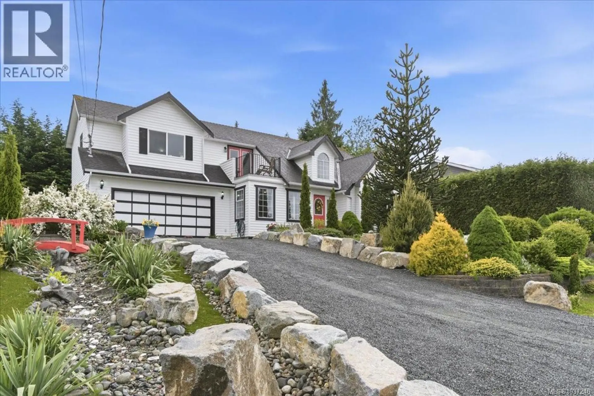 Property at 120 Hornby Pl, Qualicum Beach, BC