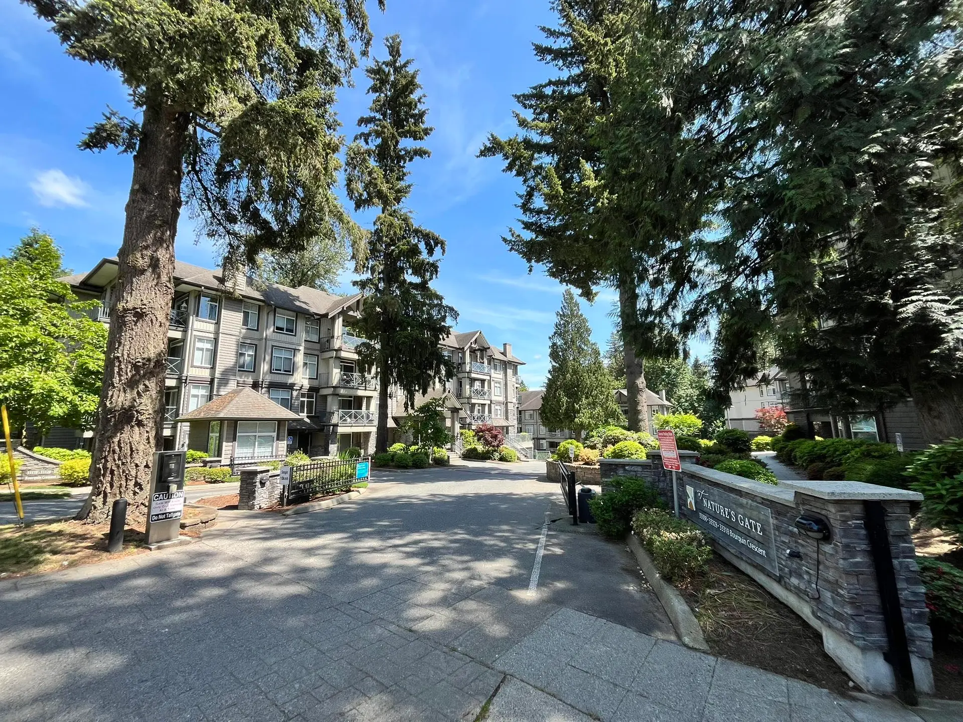 Property at #202 33318 E Bourquin Crescent, Abbotsford, BC