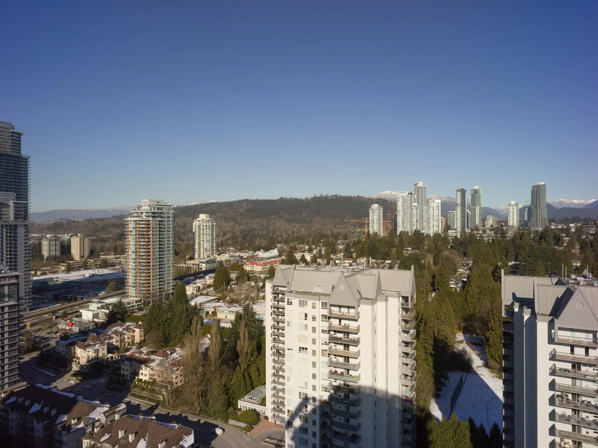 #2501 555 Sydney Avenue - Image 6