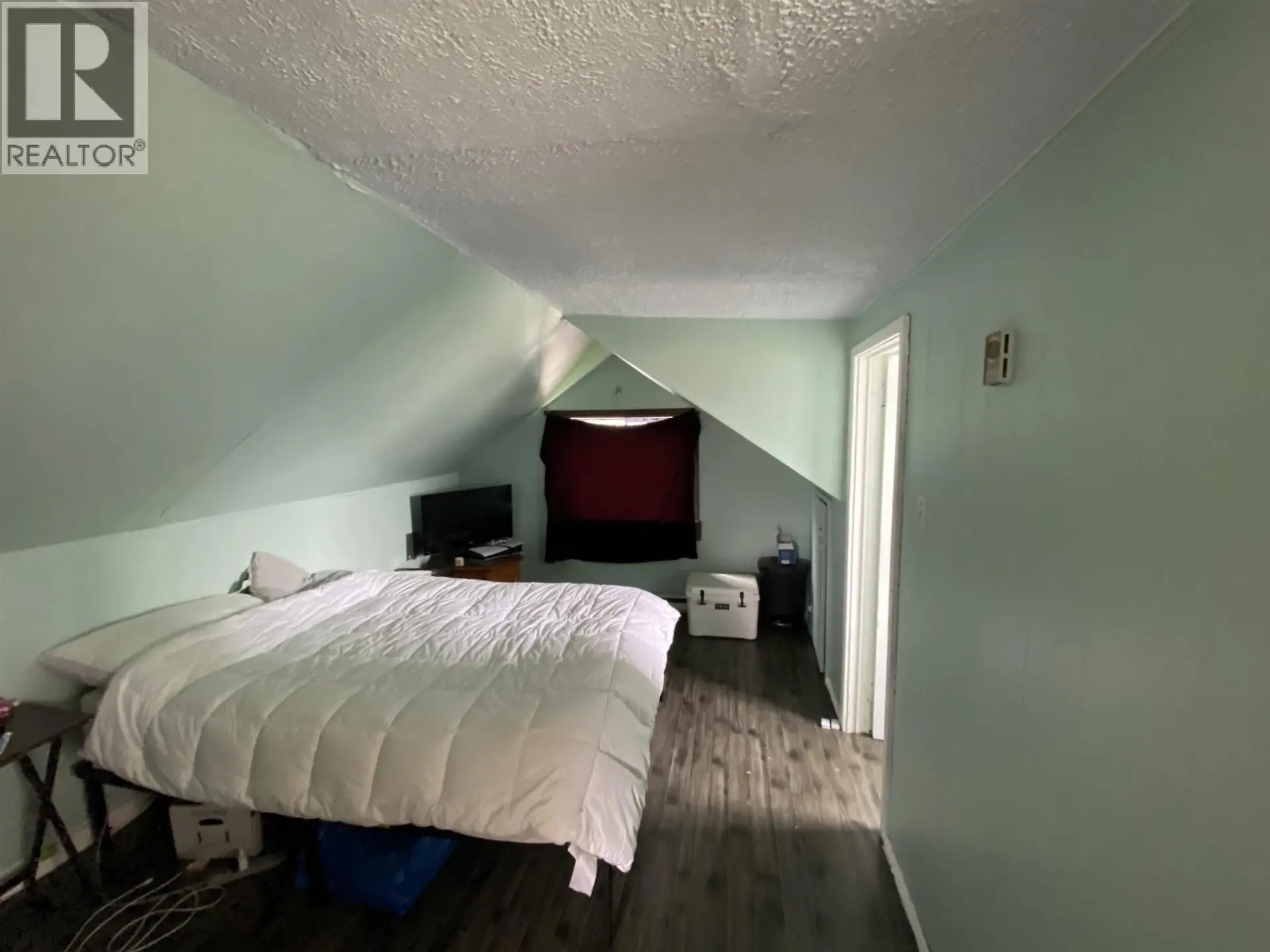 233 E 5TH AVENUE - Image 8
