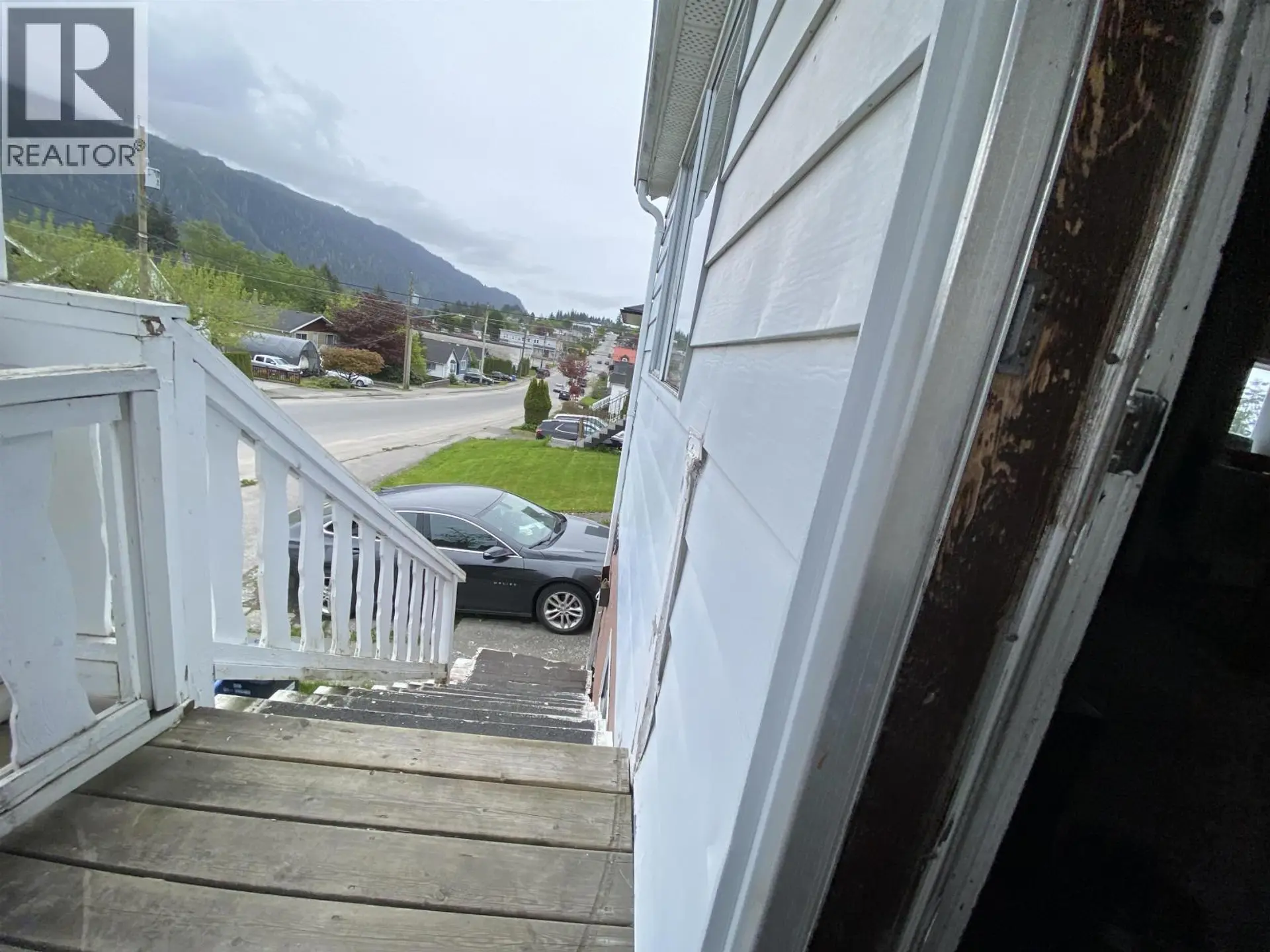 233 E 5TH AVENUE - Image 13