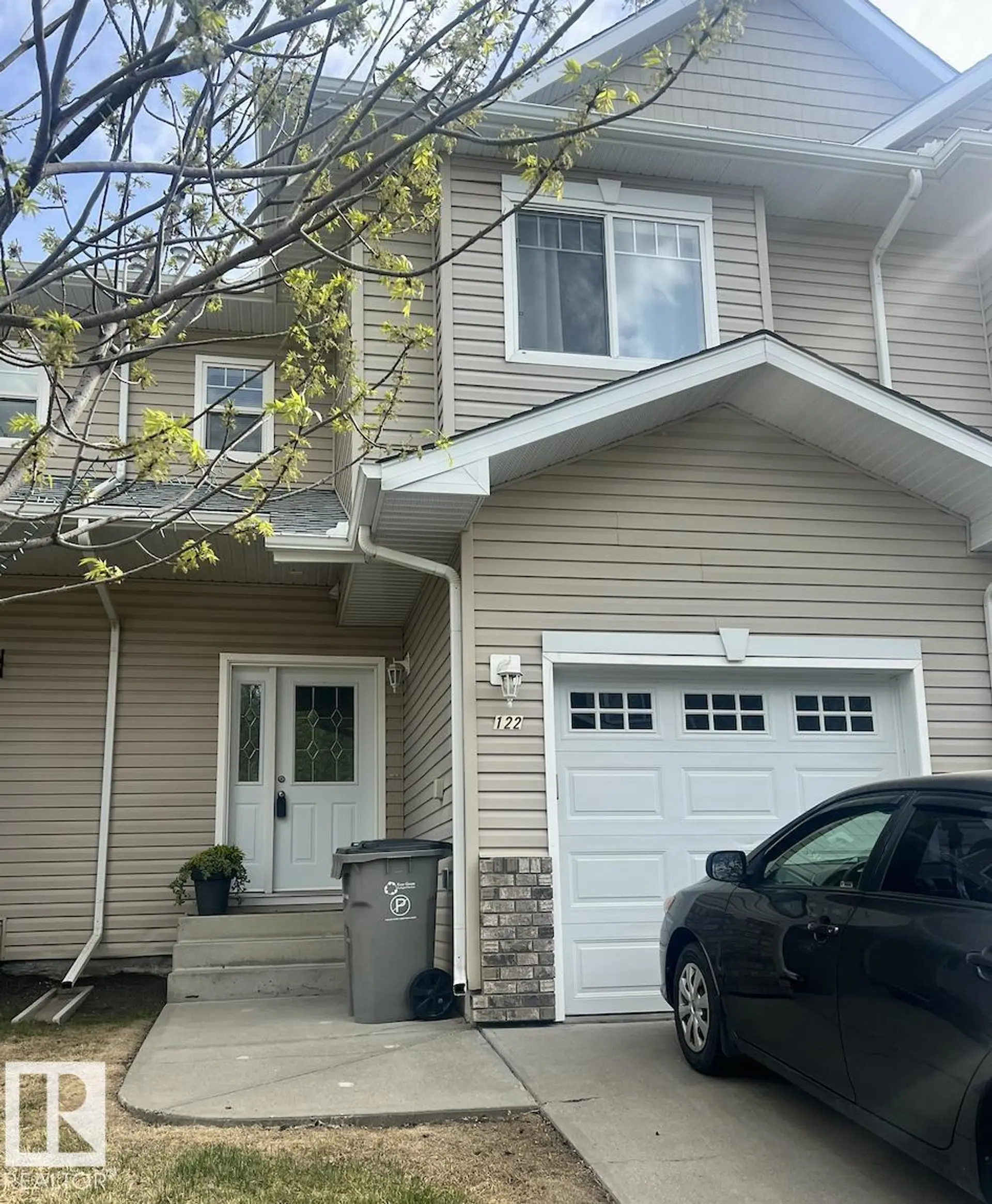 #122 5001 62 ST - Image 1