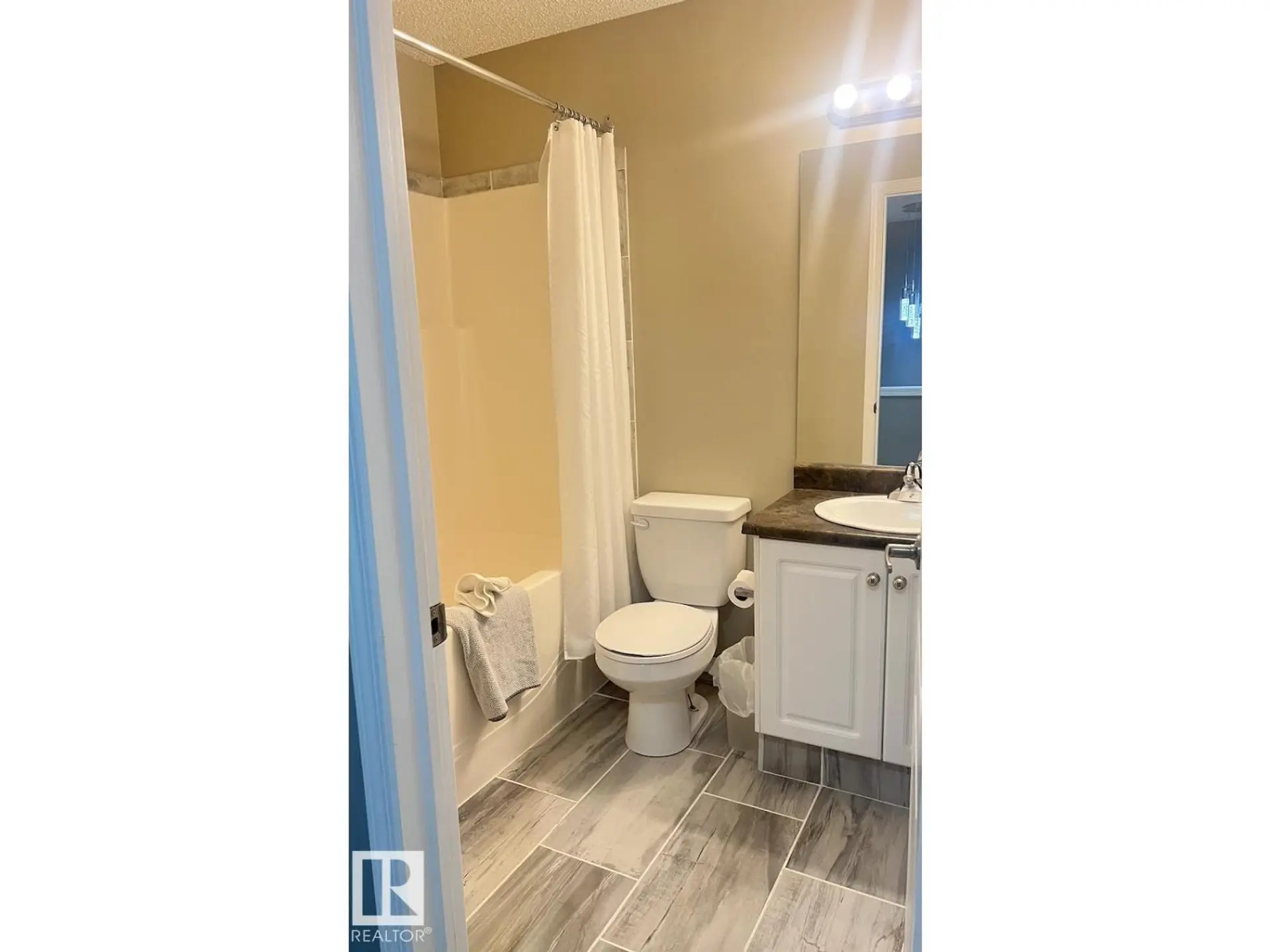 #122 5001 62 ST - Image 11
