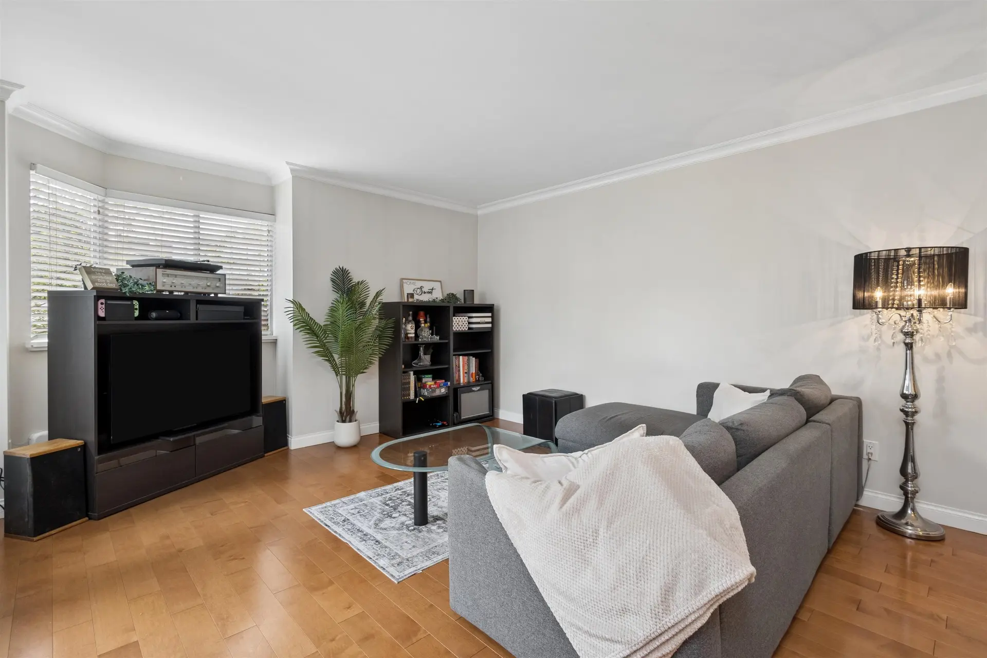 #303 1508 Mariner Walk - Image 7