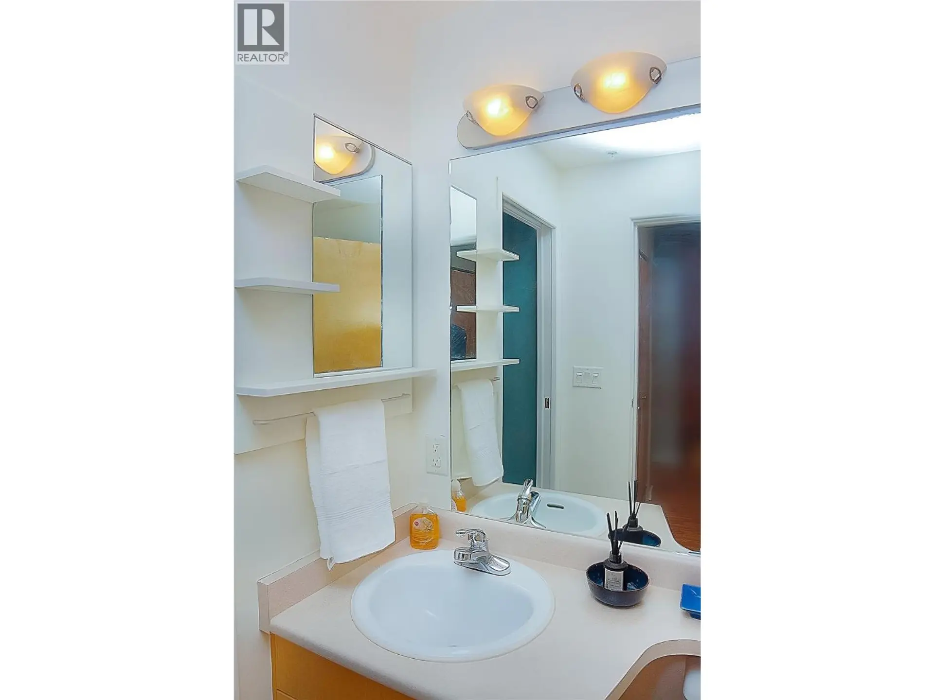 #906 619 VICTORIA Street - Image 5
