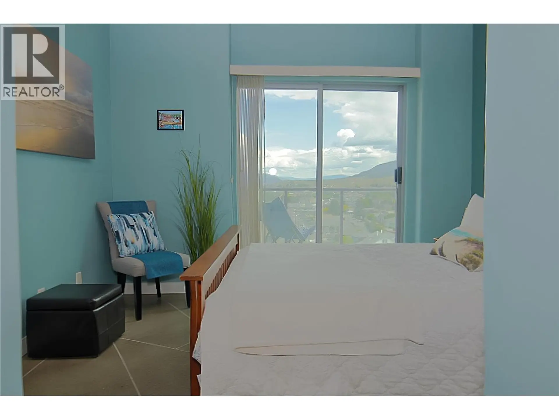 #906 619 VICTORIA Street - Image 3