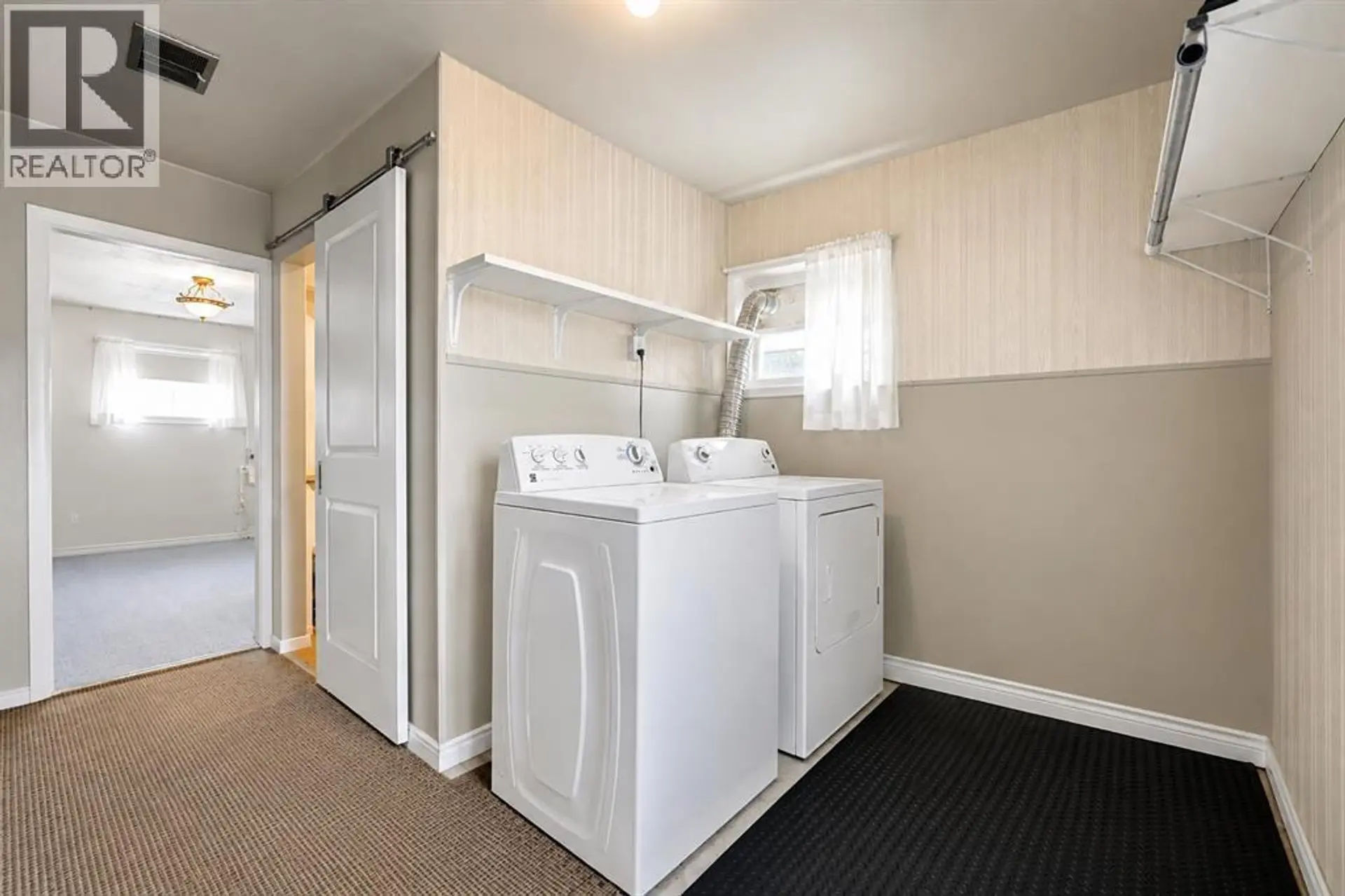 350 4 Street SW - Image 12
