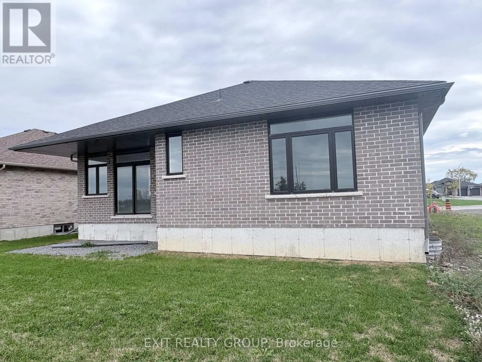 27 SULMON STREET - Image 7