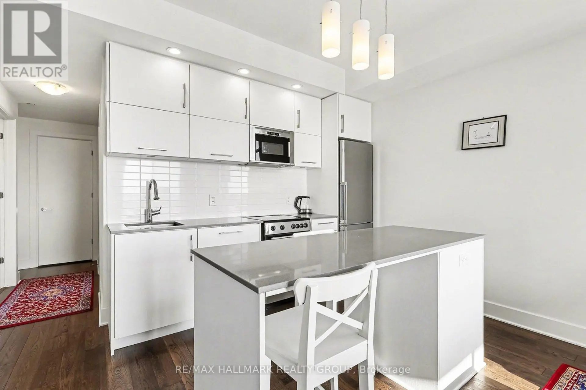 #1412 255 BAY STREET - Image 4