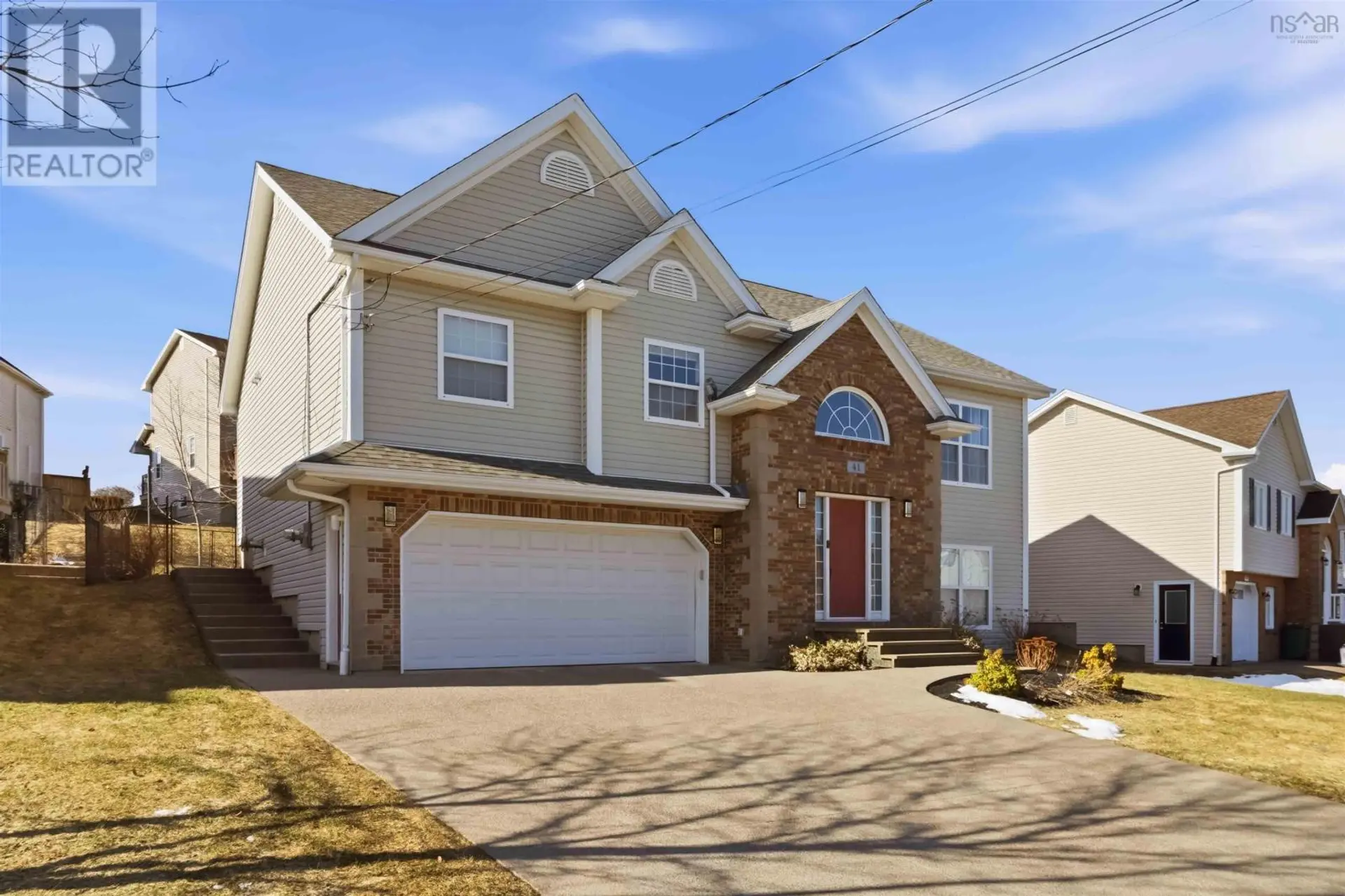 41 Lakeridge Crescent - Image 1