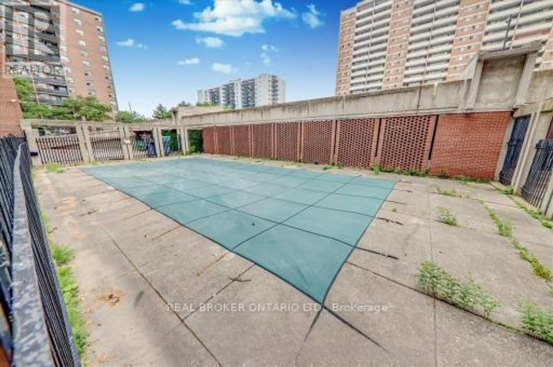 #306 921 MIDLAND AVENUE - Image 17
