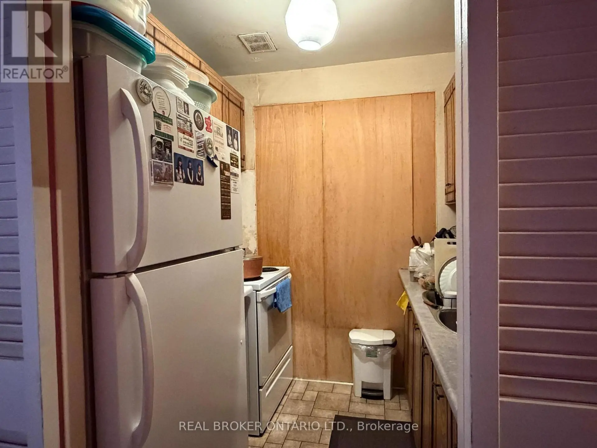 #306 921 MIDLAND AVENUE - Image 2