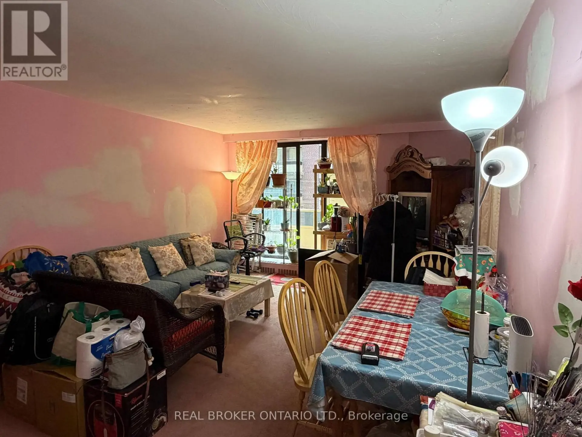 #306 921 MIDLAND AVENUE - Image 9