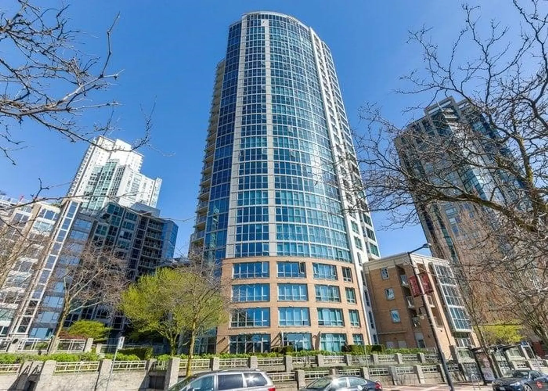 #1206 388 Drake Street - Image 17